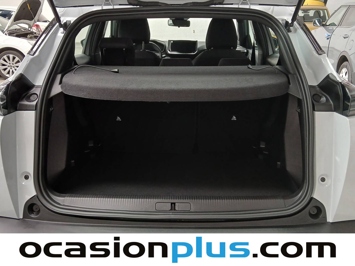 Fotos maletero Peugeot 2008 Peugeot 2008 Edition Hybrid eDCS6 (110 CV)