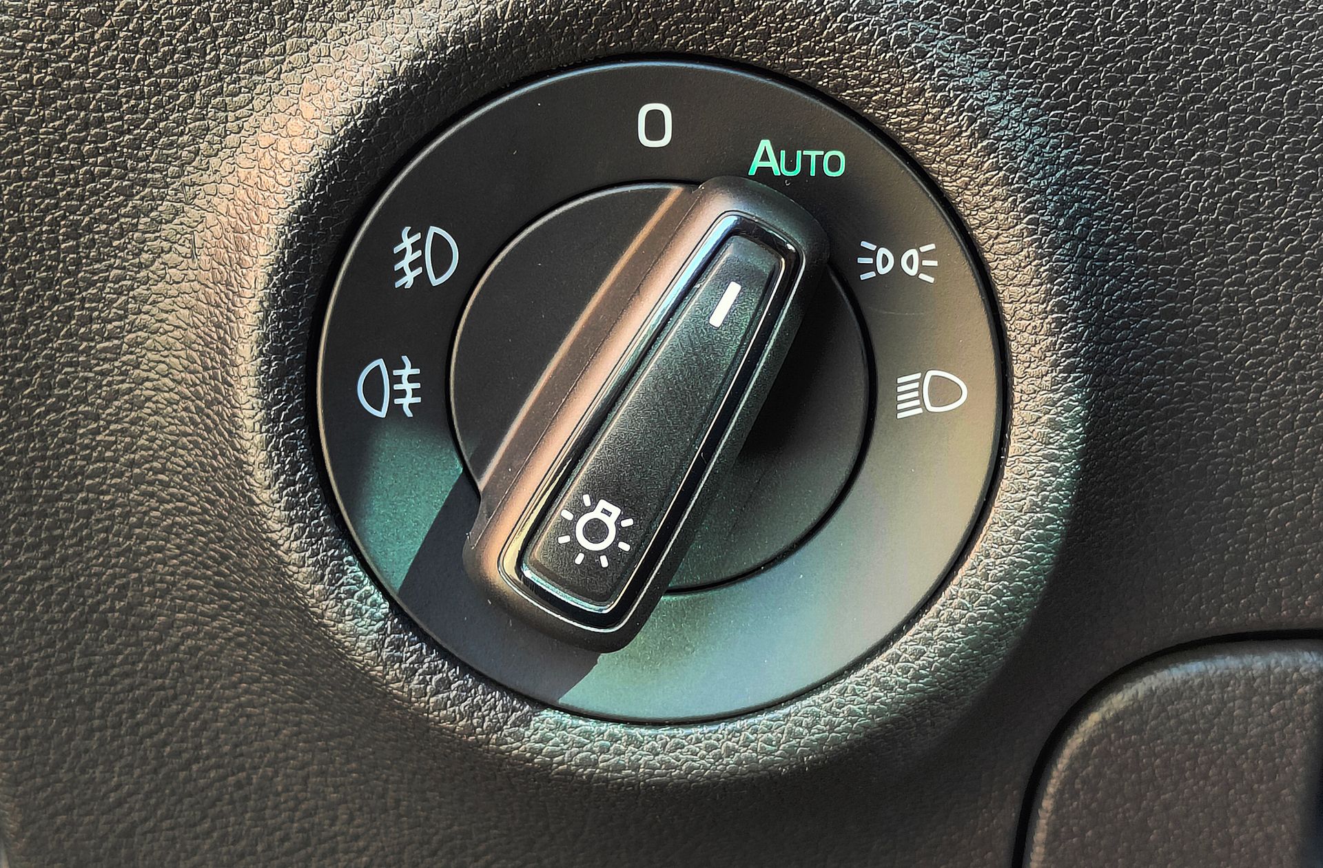 Škoda Karoq 1.5 TSI ACT Ambition DSG - foto 25