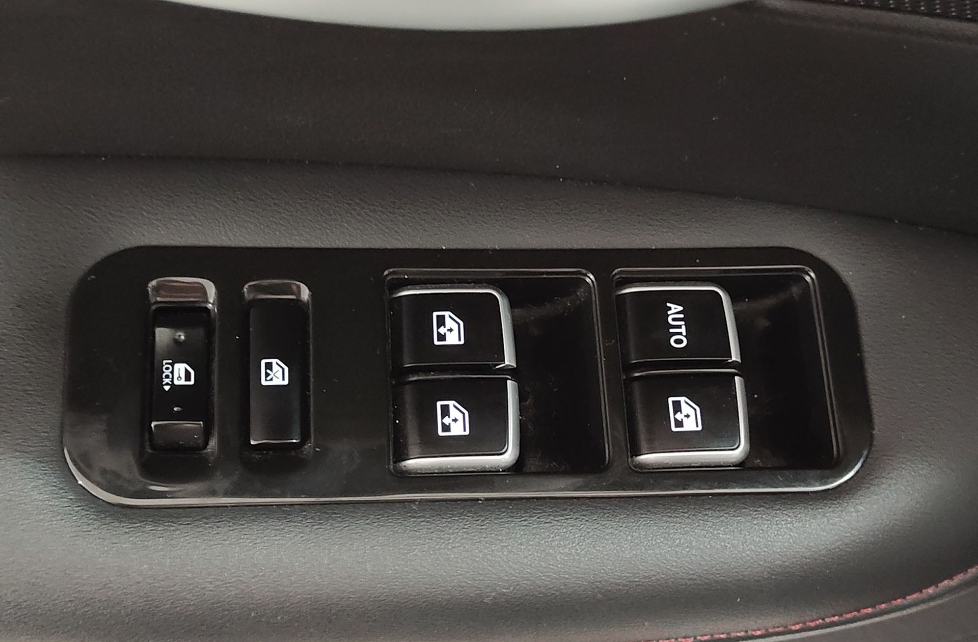 SWM G01 1.5T Luxury - foto 34