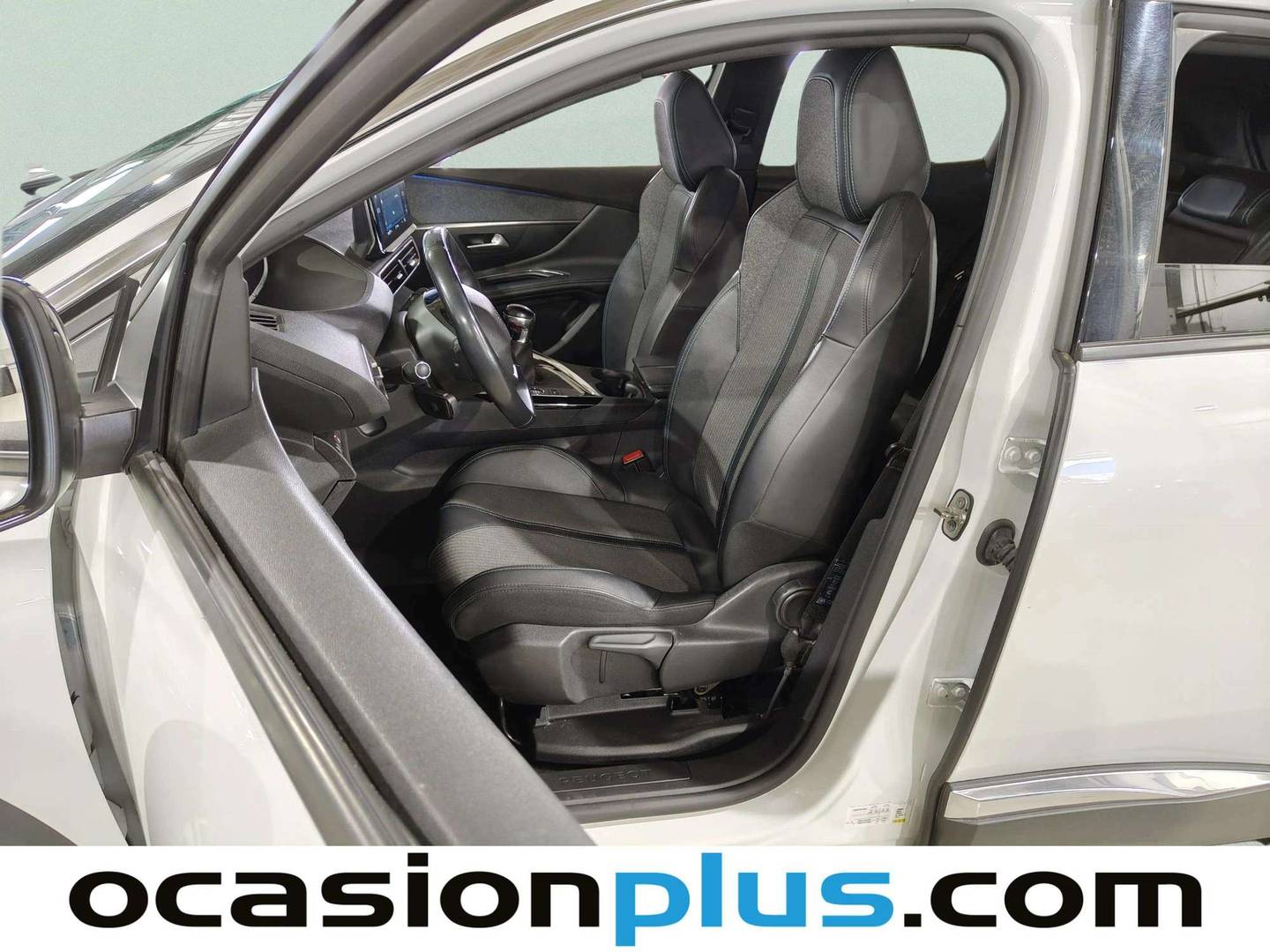 Foto asientos delanteros Peugeot 3008 Peugeot 3008 PureTech 13 S&S Allure Pack (130 CV)