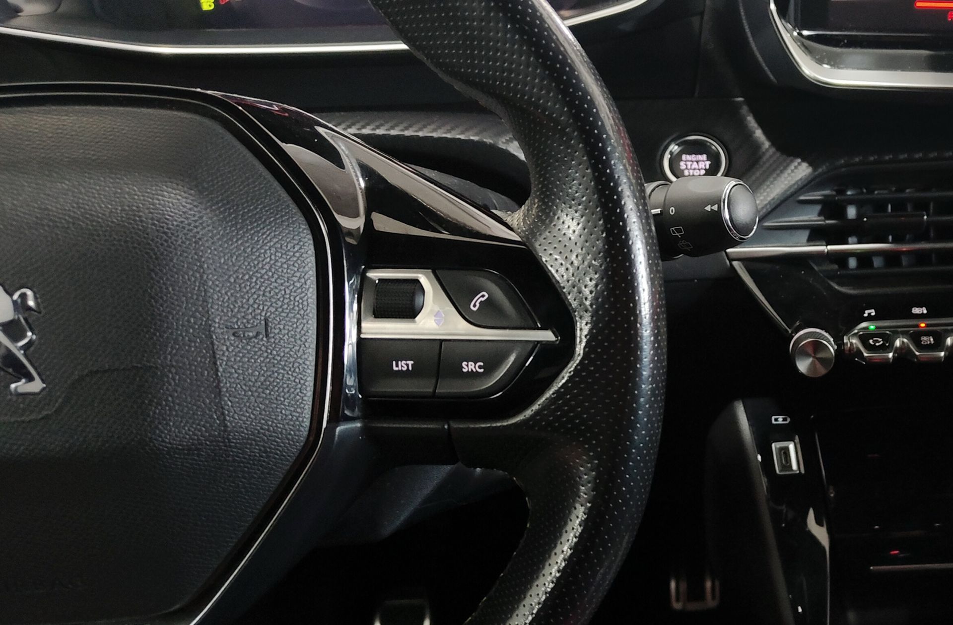 Peugeot 2008 PureTech 130 GT - foto 29