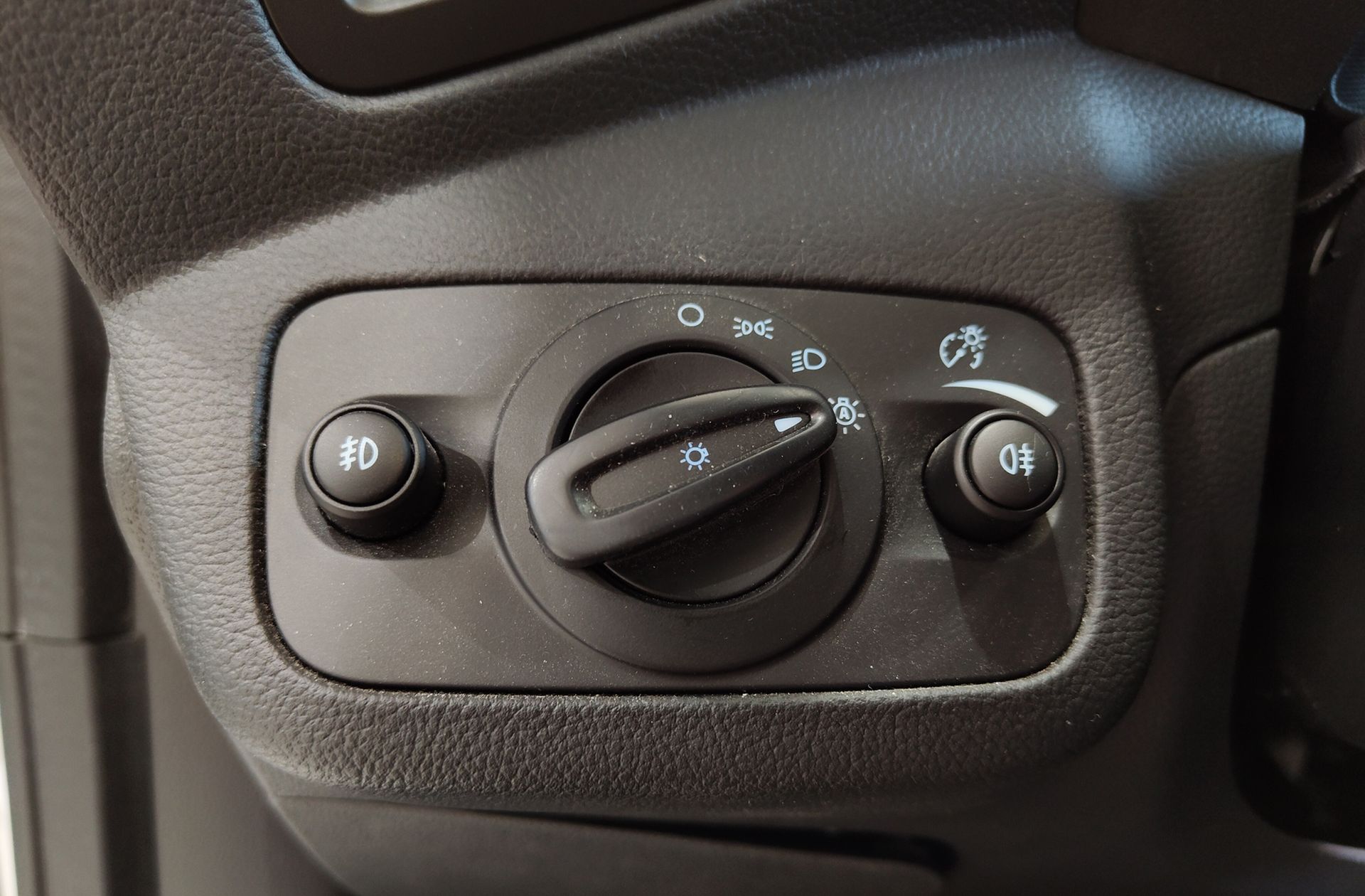 Ford C-Max 1.5 EcoBoost Titanium - foto 32