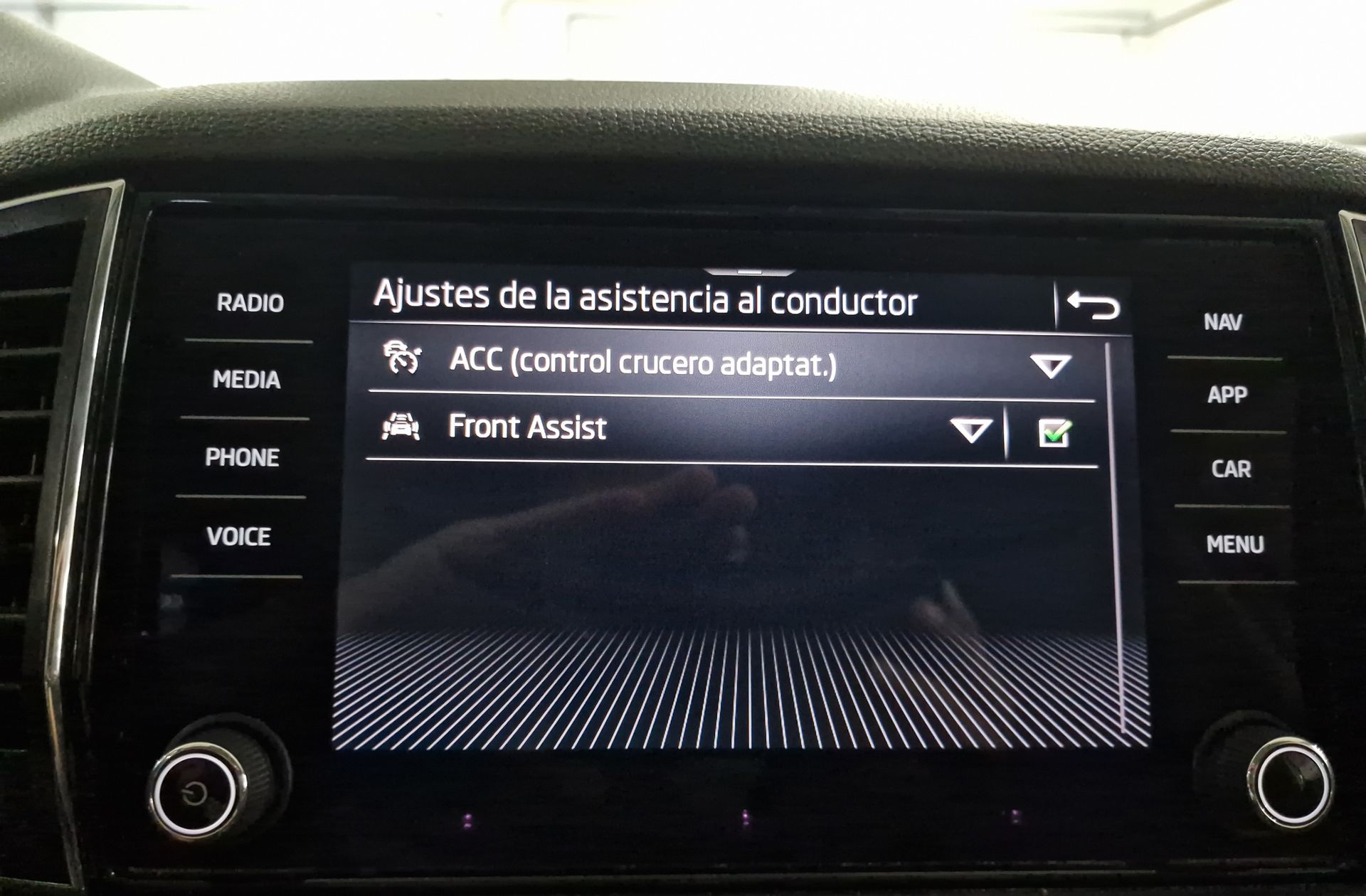 Škoda Karoq 2.0 TDI Ambition 4x4 DSG - foto 12