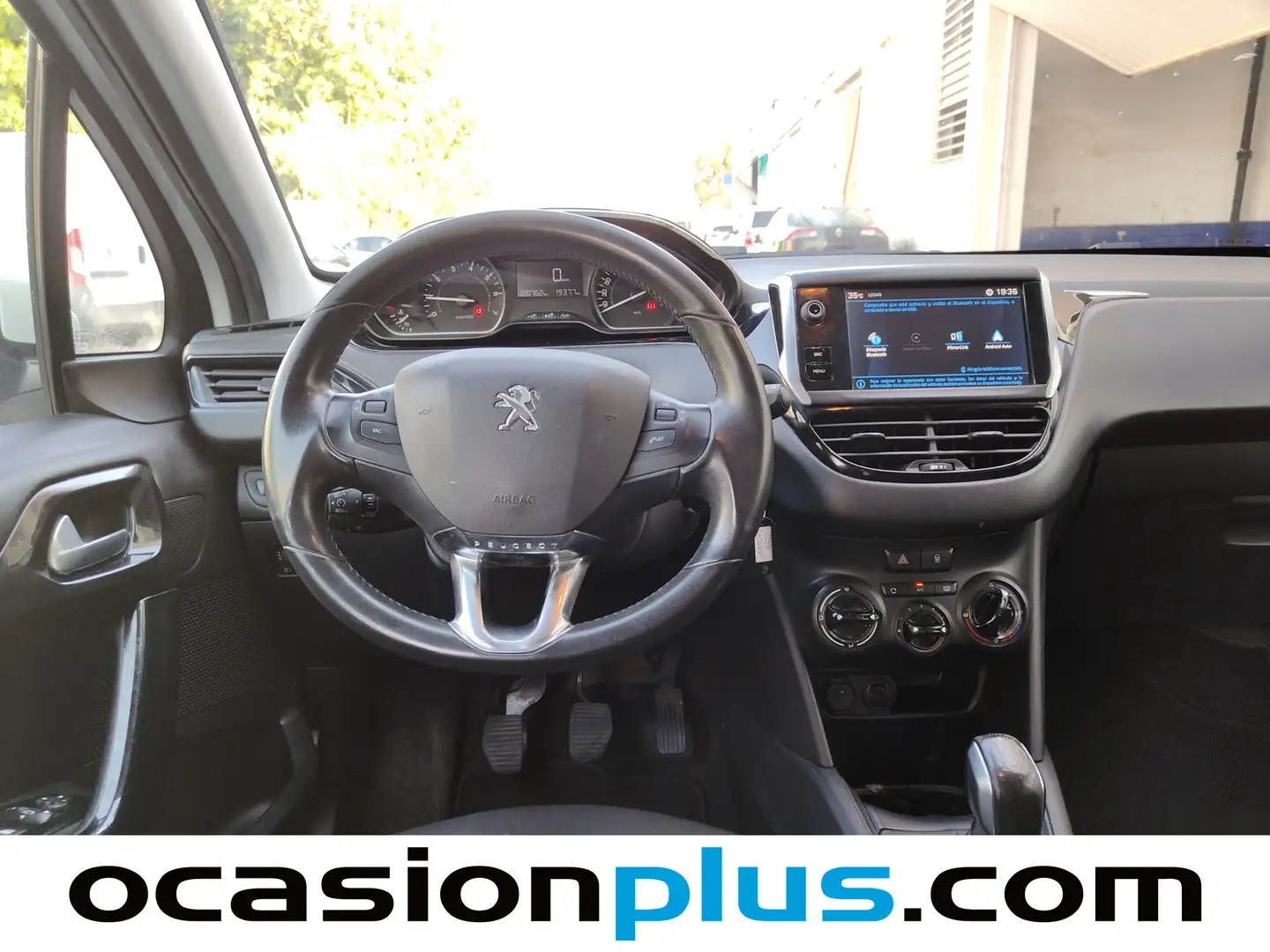 Foto Peugeot 208 Peugeot 208 PureTech Signature (82 CV)