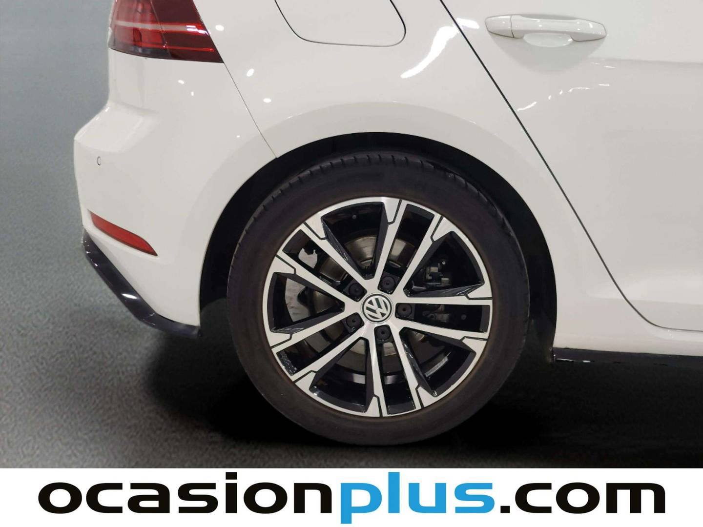 Volkswagen Golf Volkswagen Golf Sport R-Line 1.5 TSI (150 CV) seminuevo