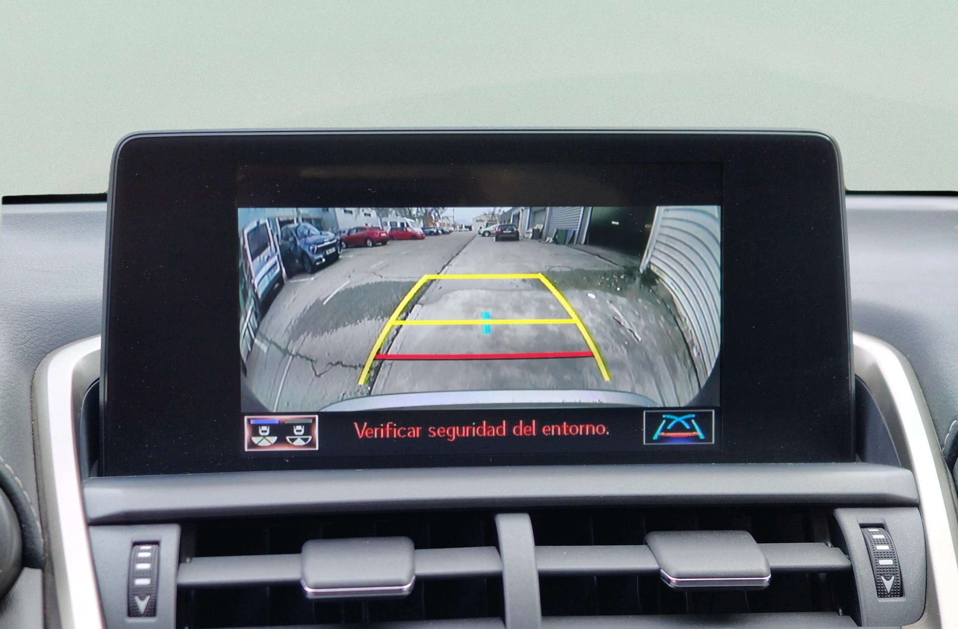 Lexus NX 300h Business Navigation 2WD - foto 8