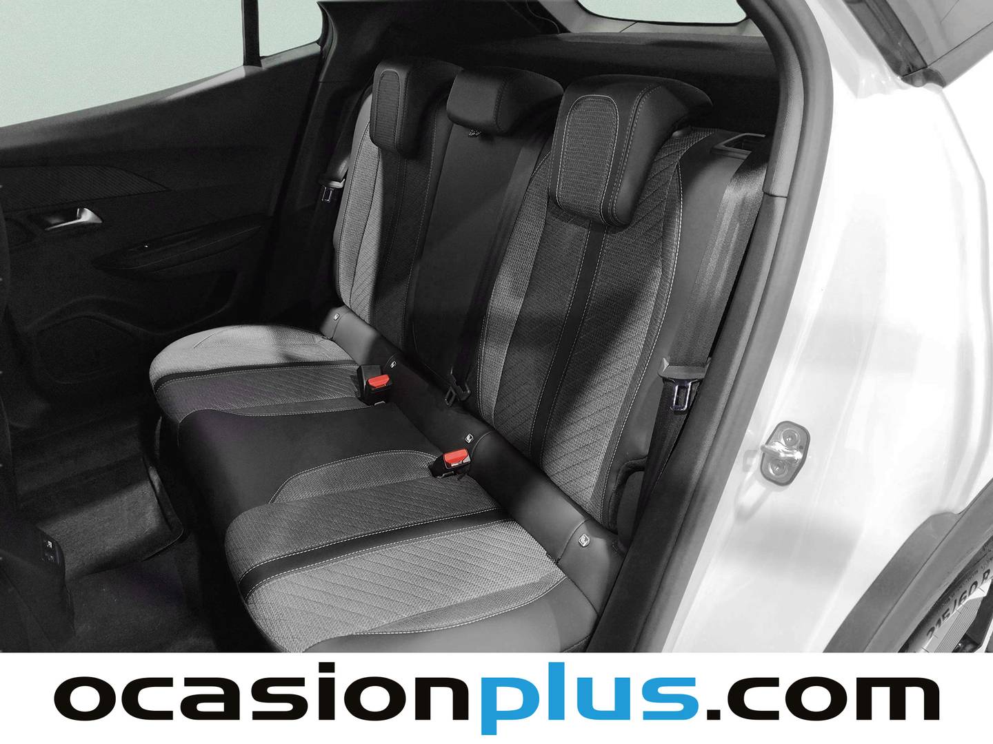 Foto asientos traseros Peugeot 2008 Peugeot 2008 Allure Hybrid eDCS6 (145 CV)
