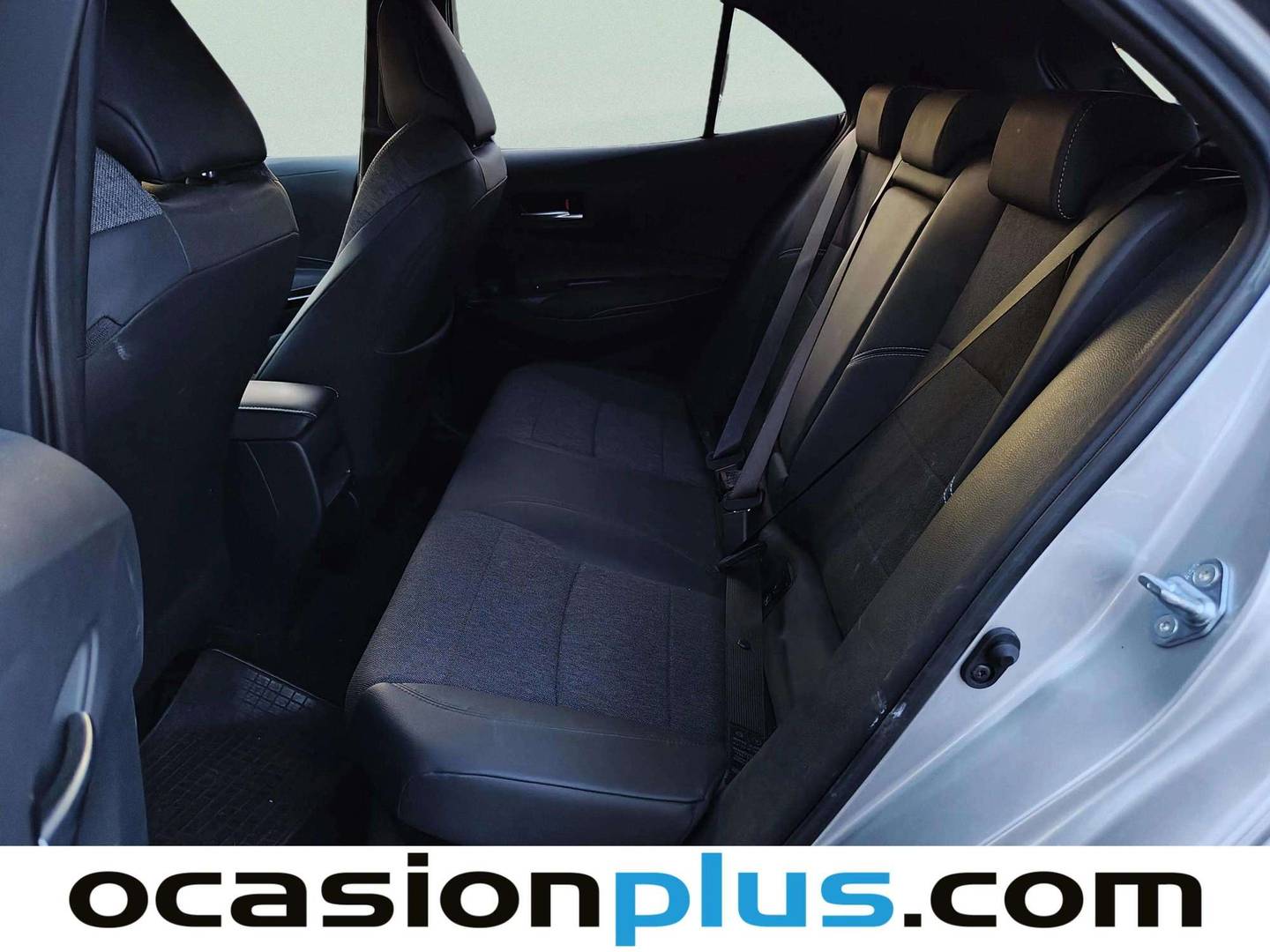 Foto asientos traseros Toyota Corolla Toyota Corolla 1.8 125H Style E-CVT (122 CV)