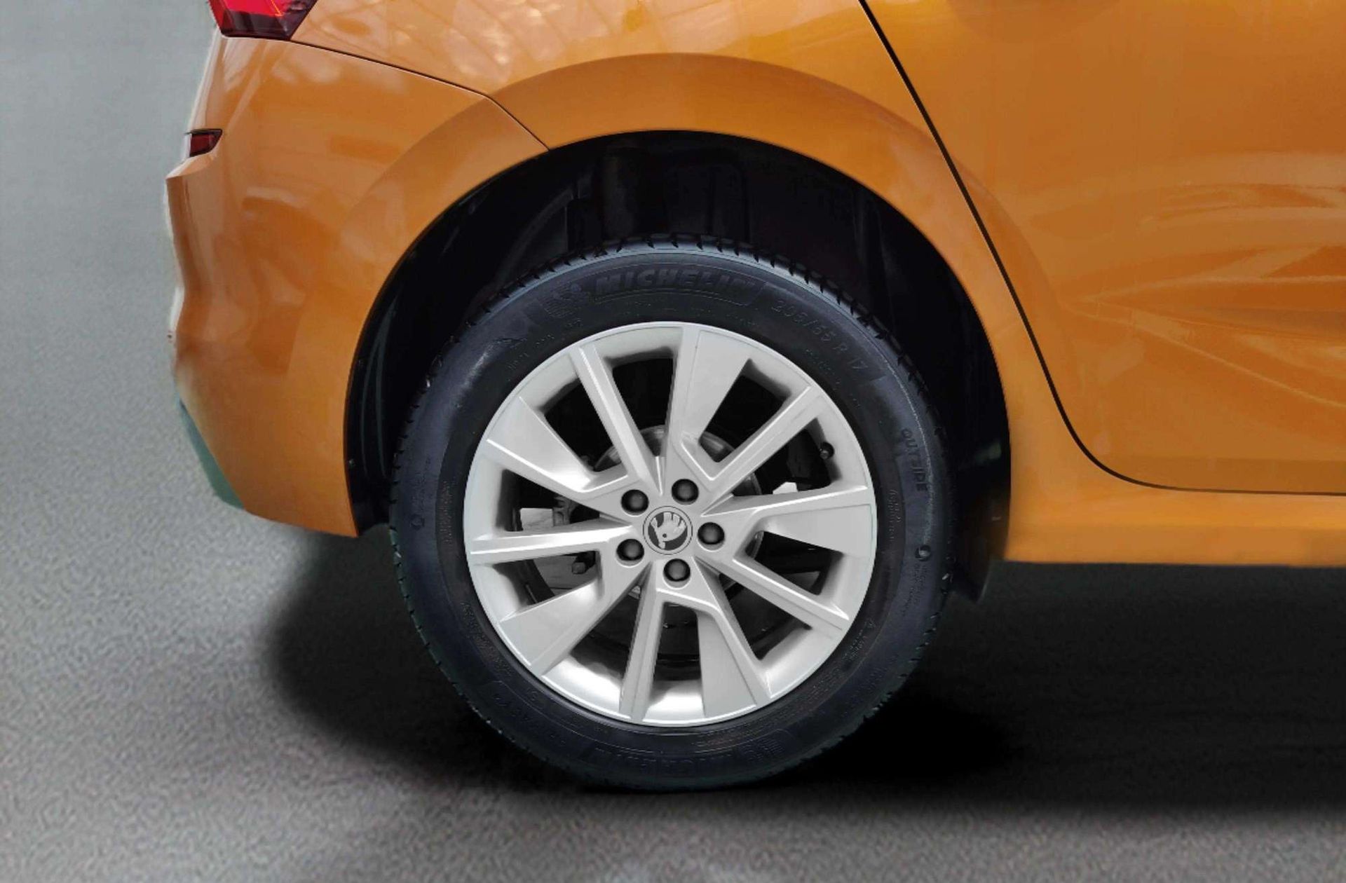 Škoda Kamiq 1.0 TSI Emotion - foto 39