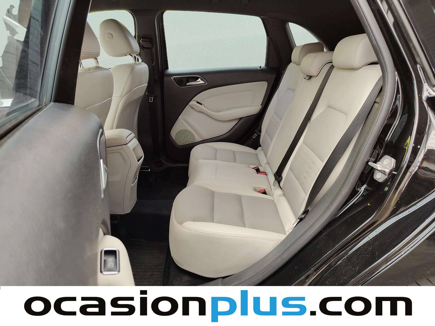 Foto asientos traseros Mercedes Clase B Mercedes Clase B 200 d (136 CV)