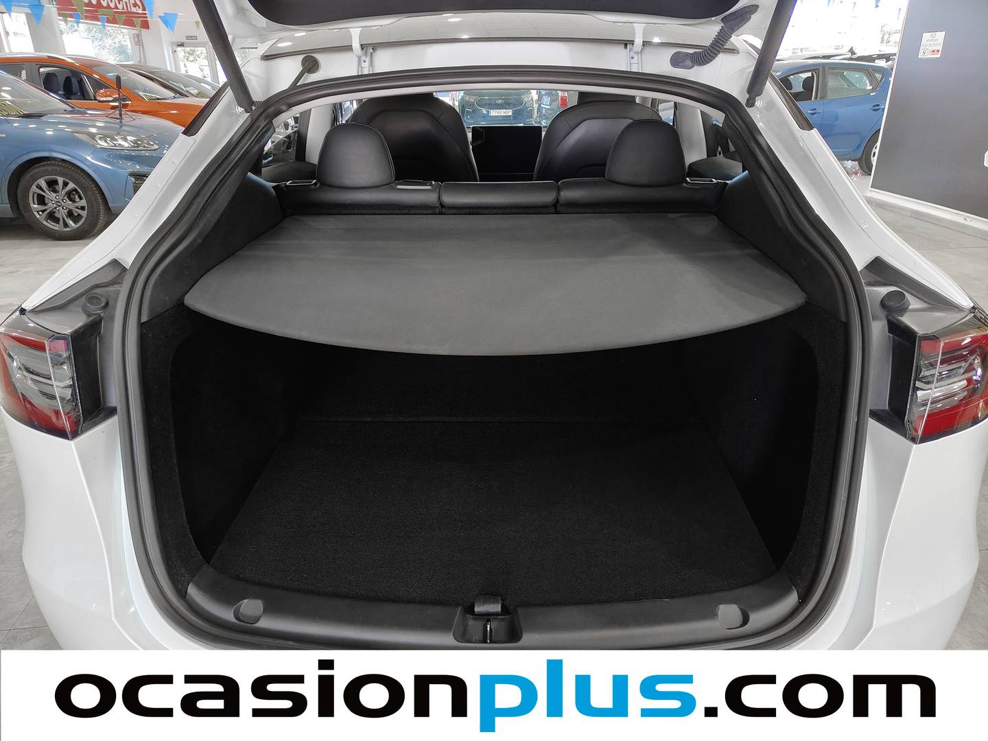 Foto Tesla Model Y Tesla Model Y Gran Autonomía 4WD (514 CV) siete plazas