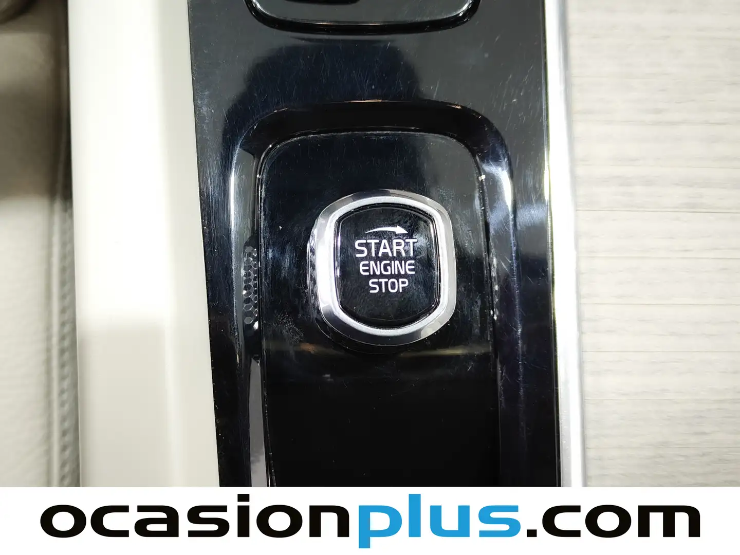 Foto Volvo XC60 Volvo XC60 B4 D Plus Bright AWD Auto (197 CV)