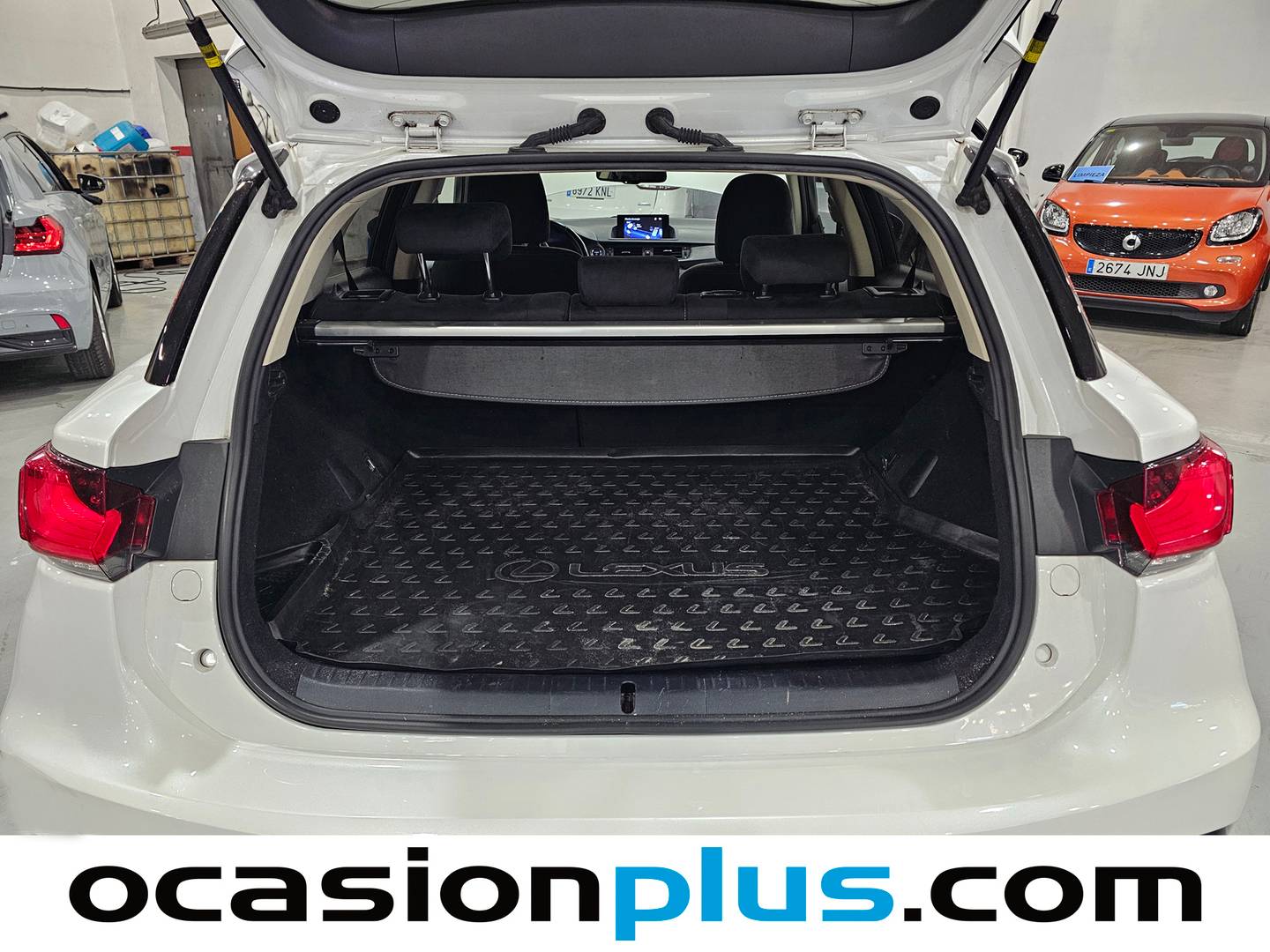 Foto Lexus CT Lexus CT 200h Business (136 CV)