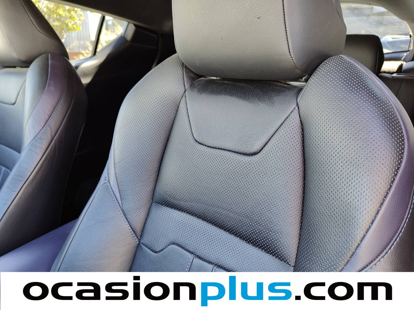 Extras y acabados del Toyota C-HR Toyota C-HR 1.8 125H Launch Edition (122 CV)