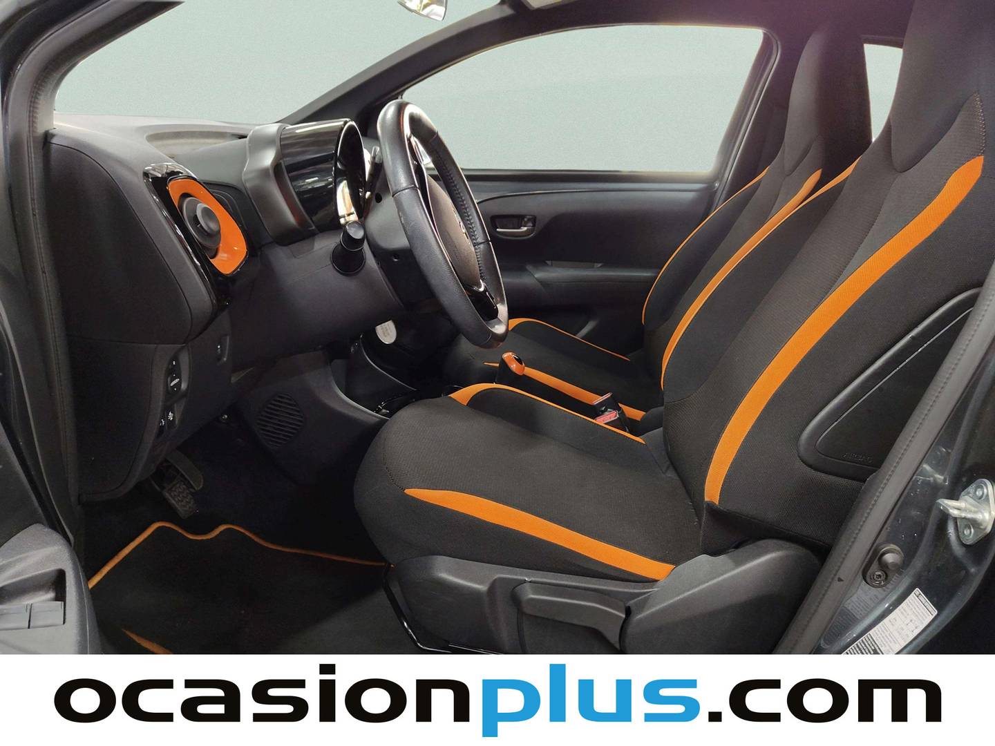 Foto asientos delanteros Toyota Aygo Toyota Aygo 1.0 70 x-cite JBL (72 CV)