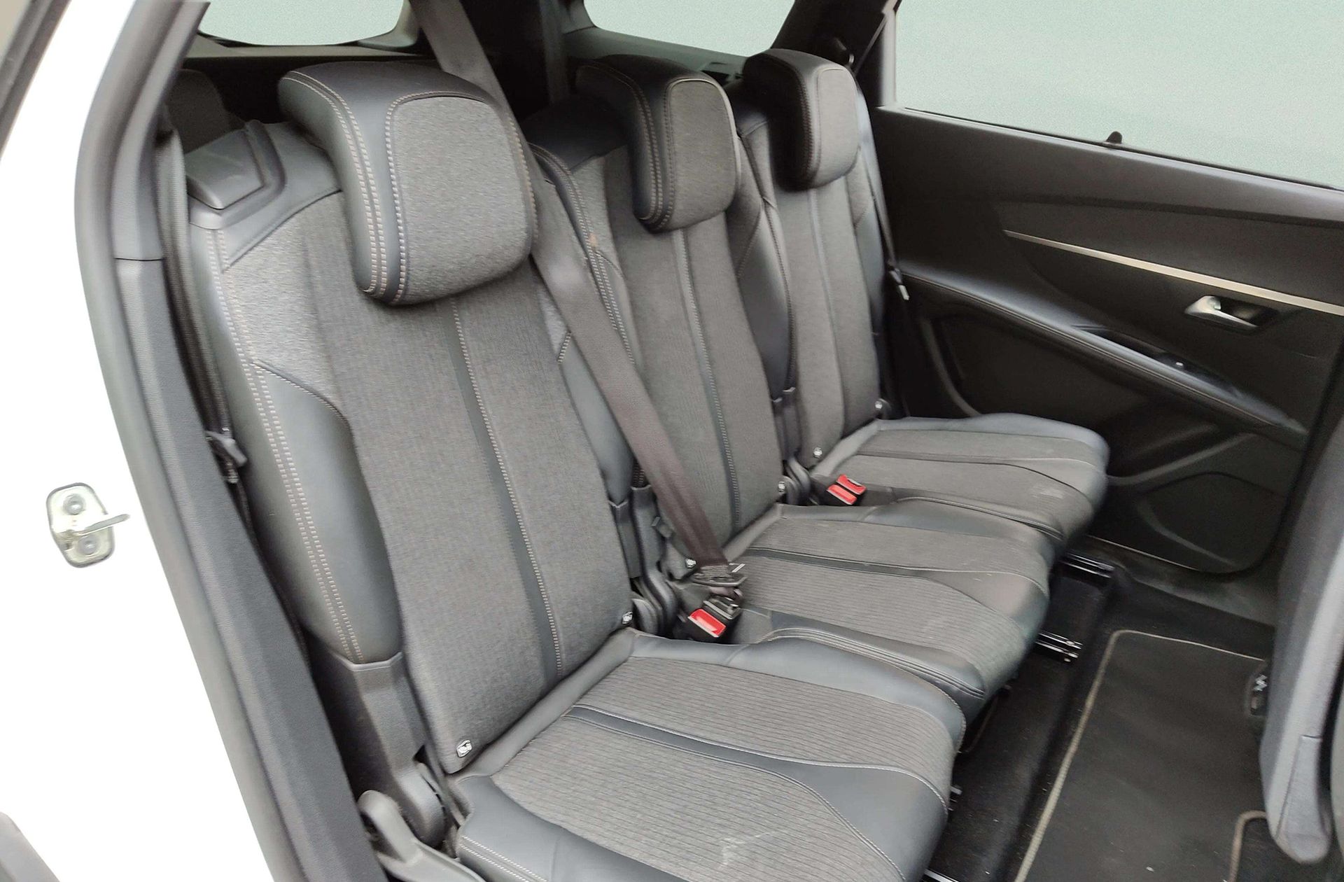 Peugeot 5008 PureTech 130 GT Line EAT8 7 plazas - foto 20