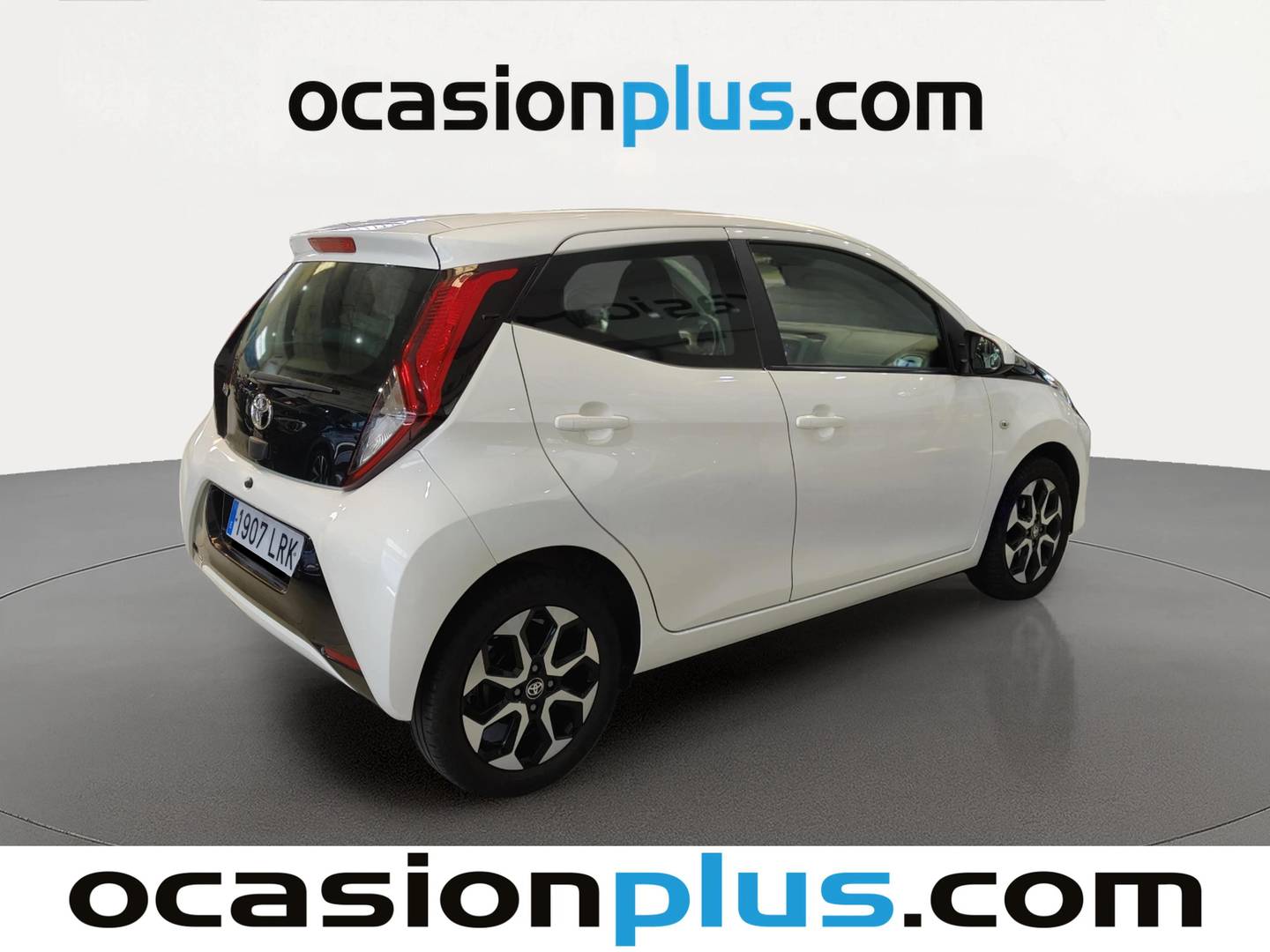 Foto trasera Toyota Aygo Toyota Aygo 1.0 70 x-play (72 CV) izquierda