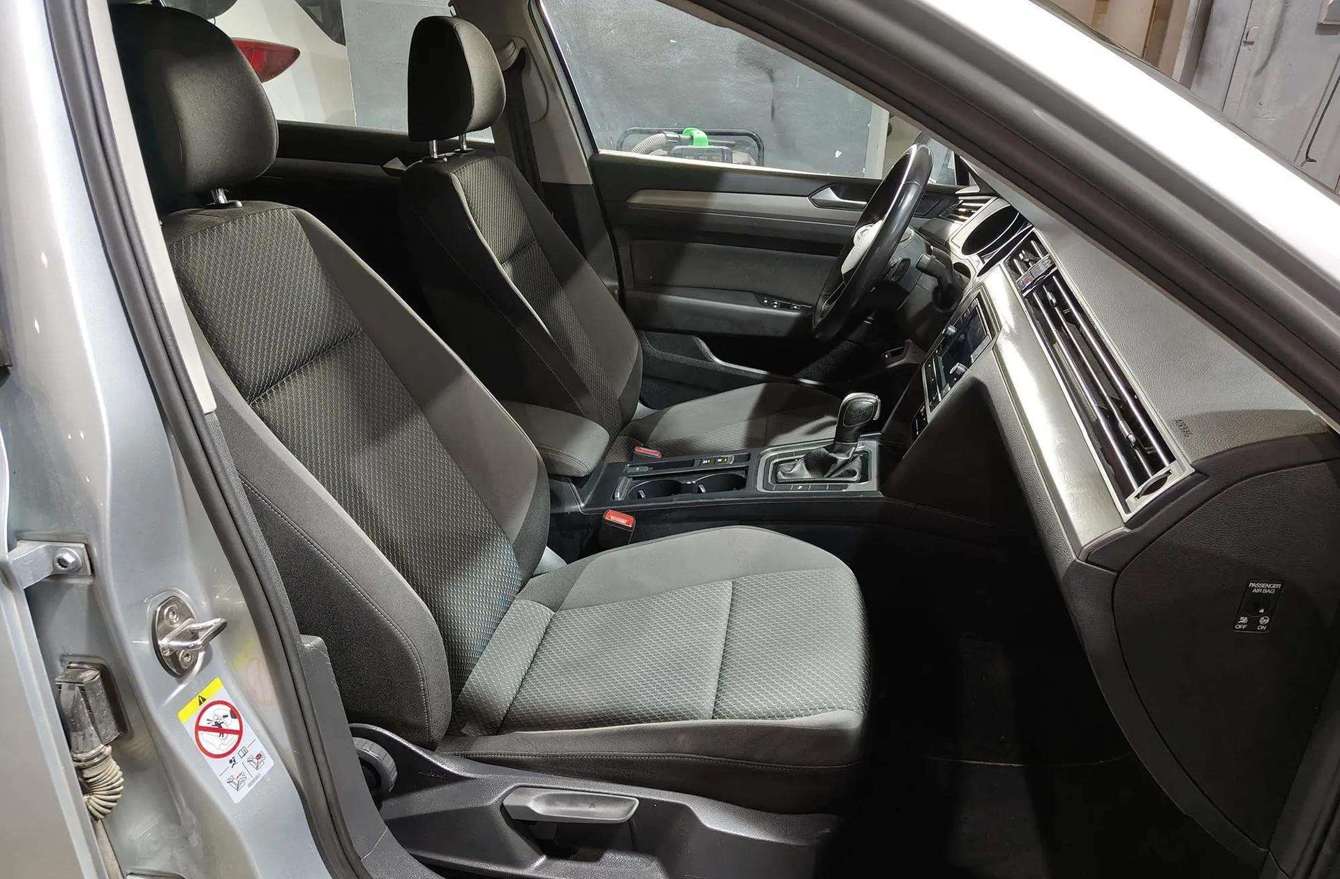 Volkswagen Passat Business 2.0 TDI DSG - foto 19