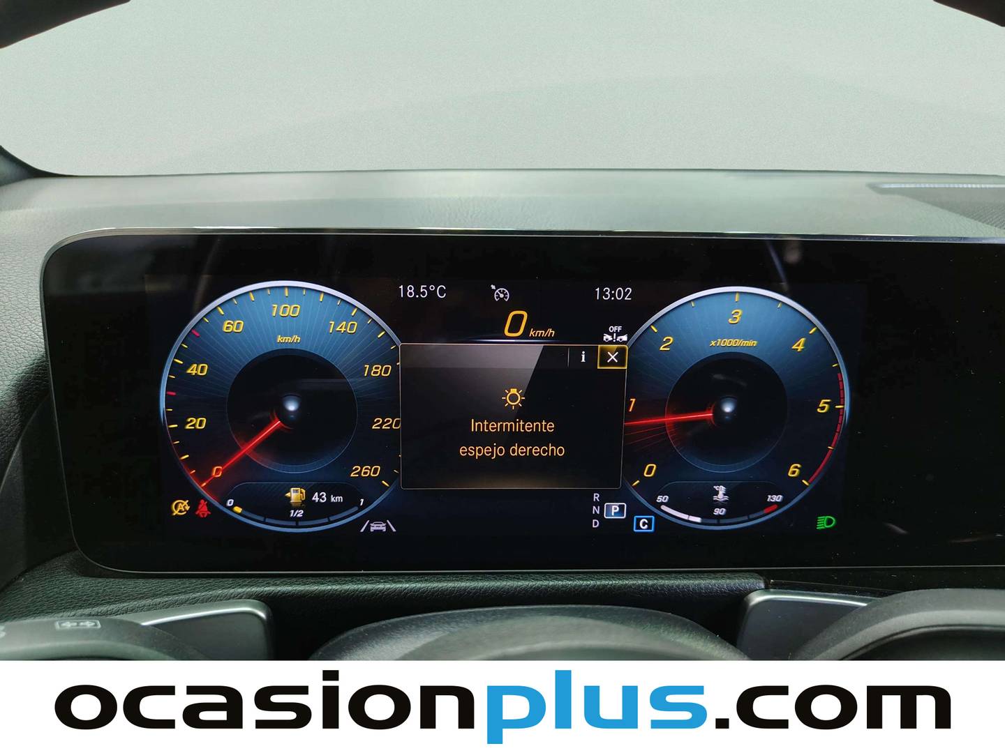 Foto Mercedes GLB Mercedes-Benz GLB 200 d (150 CV) Pack AMG