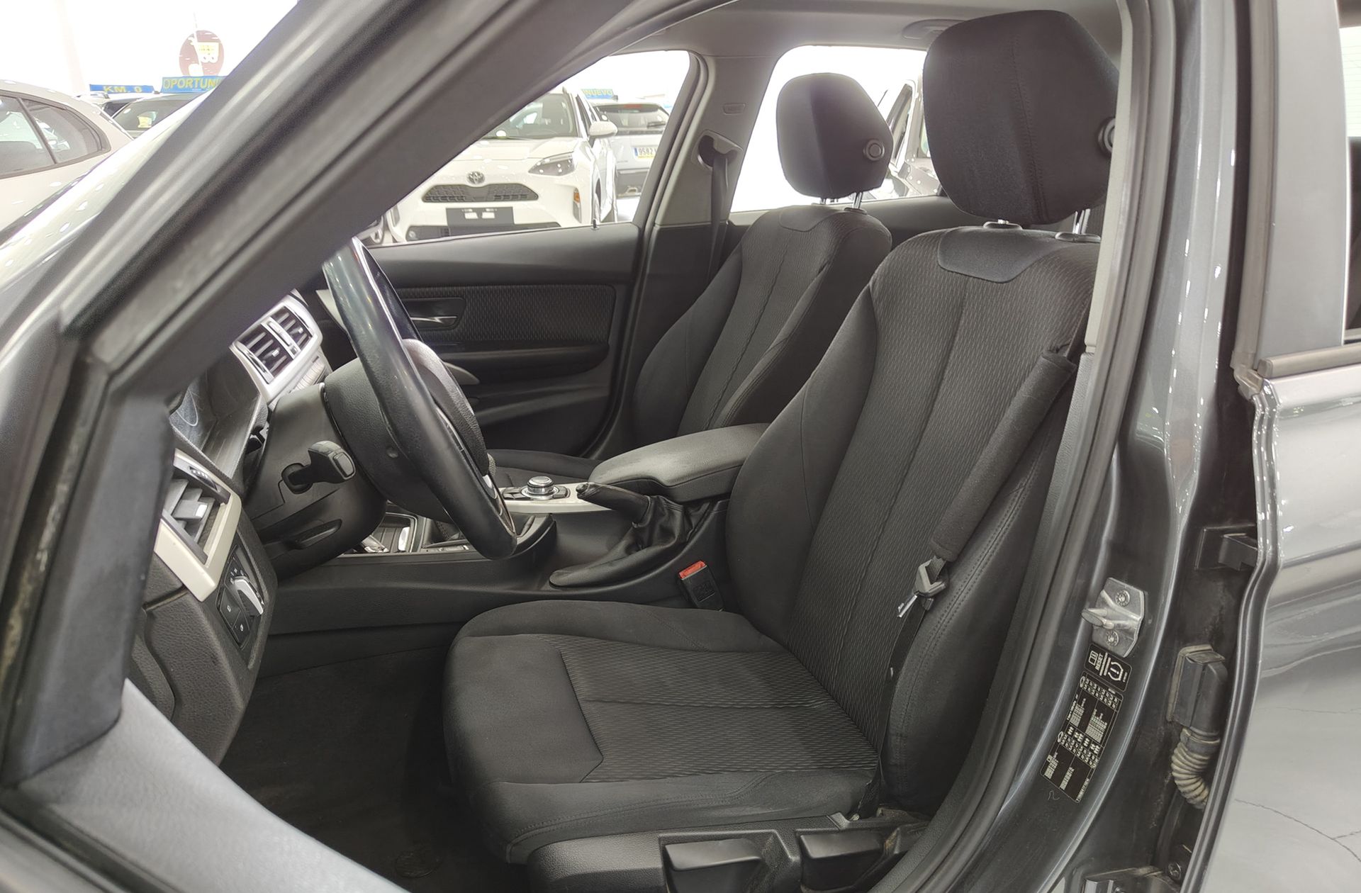 BMW Serie 3 318d - foto 10