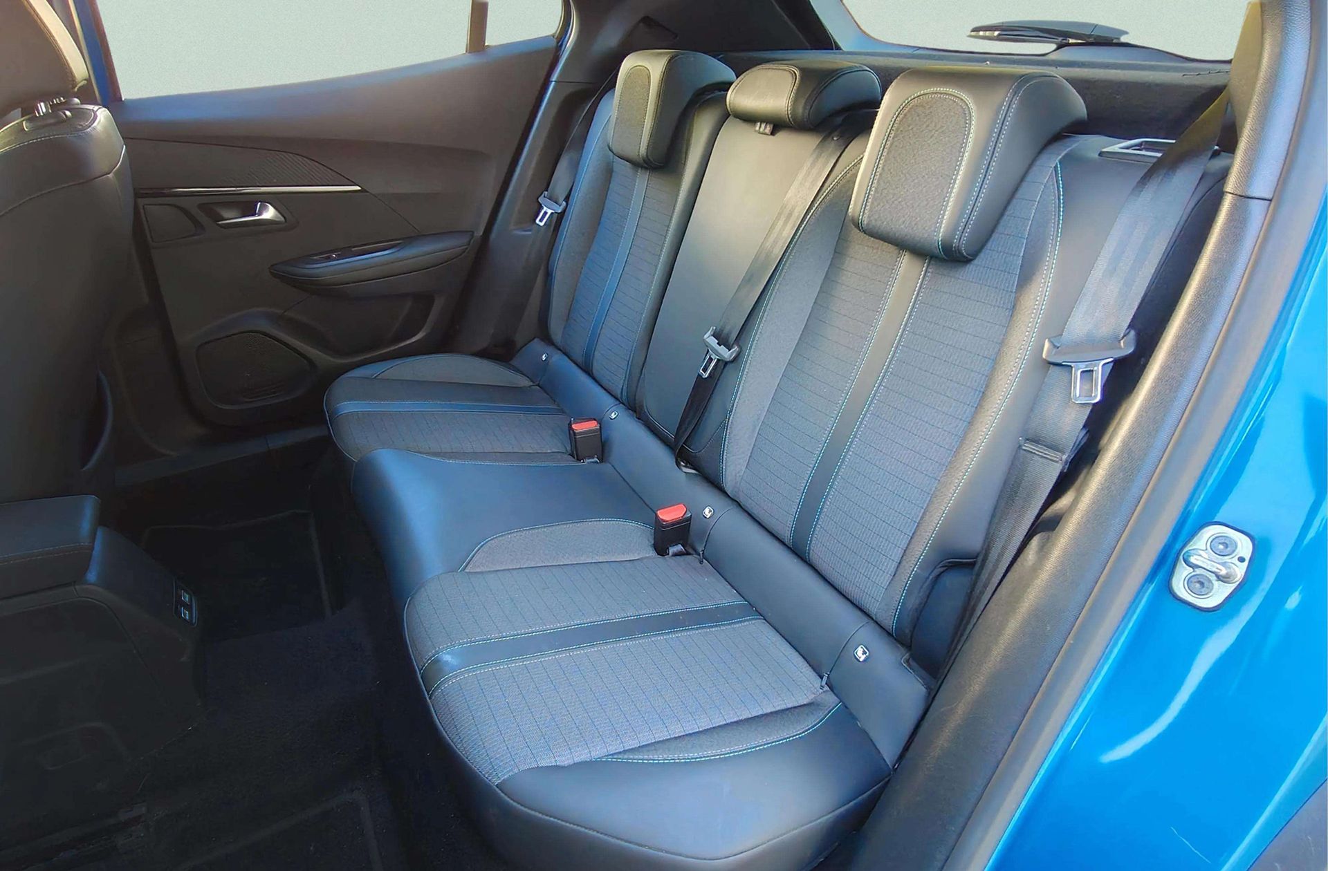 Peugeot 2008 PureTech 130 Allure Pack - foto 13