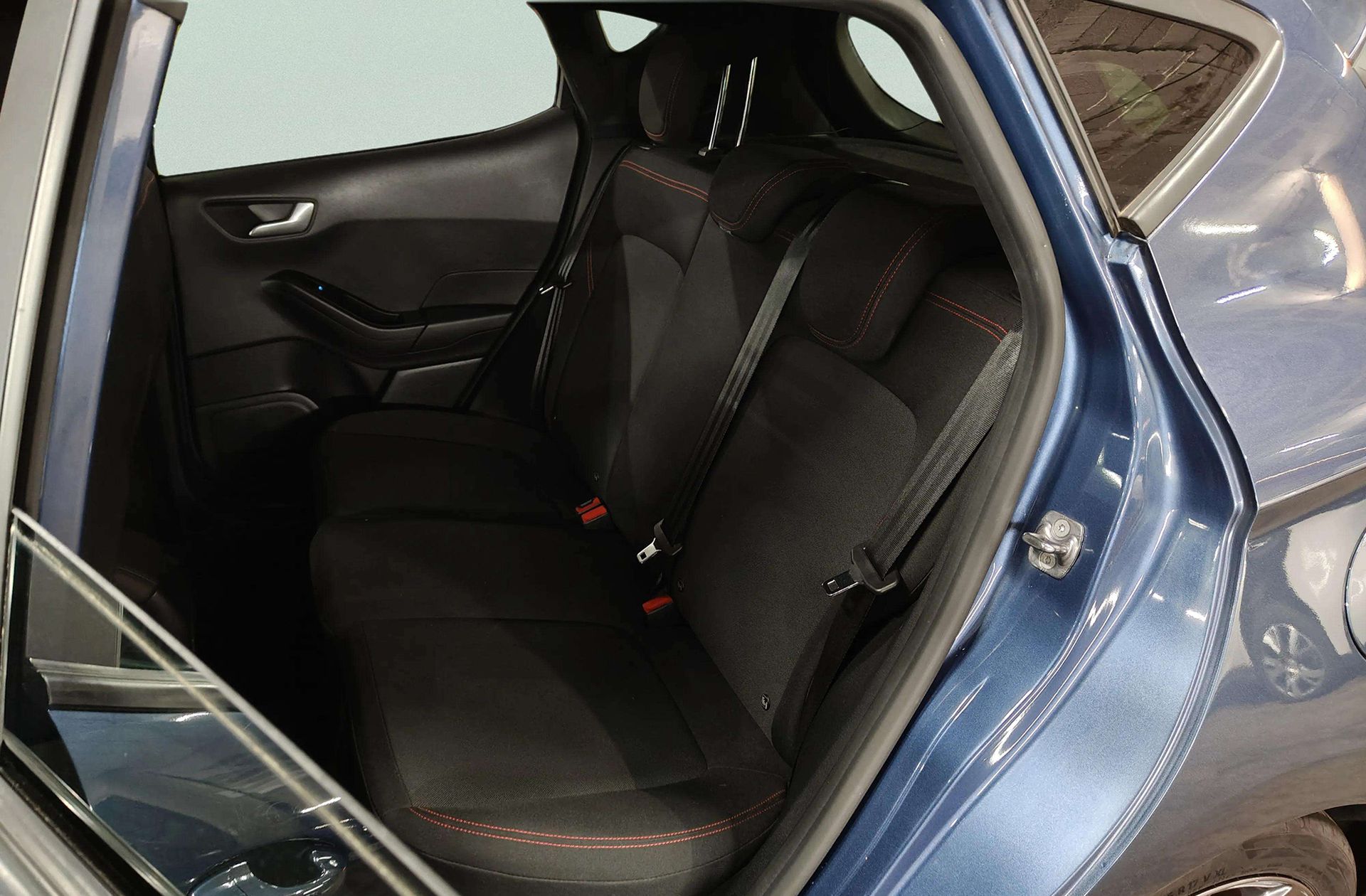 Ford Fiesta 1.0 EcoBoost MHEV ST-Line - foto 12
