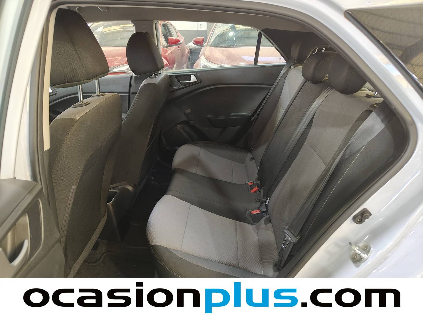Foto asientos traseros Hyundai i20 Hyundai i20 1.2 MPI Essence LE (75 CV)