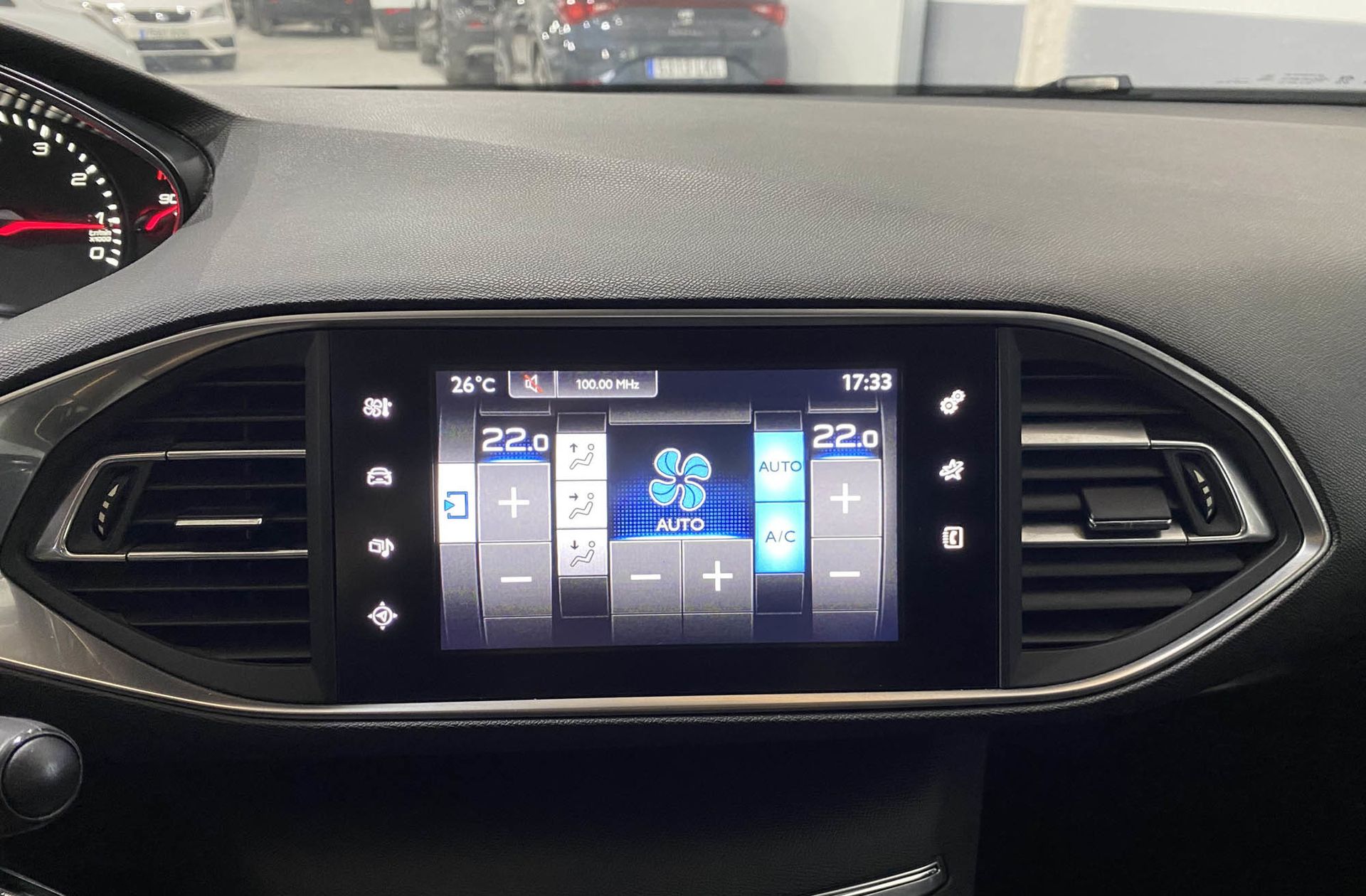 Peugeot 308 PureTech 130 Style EAT6 - foto 35