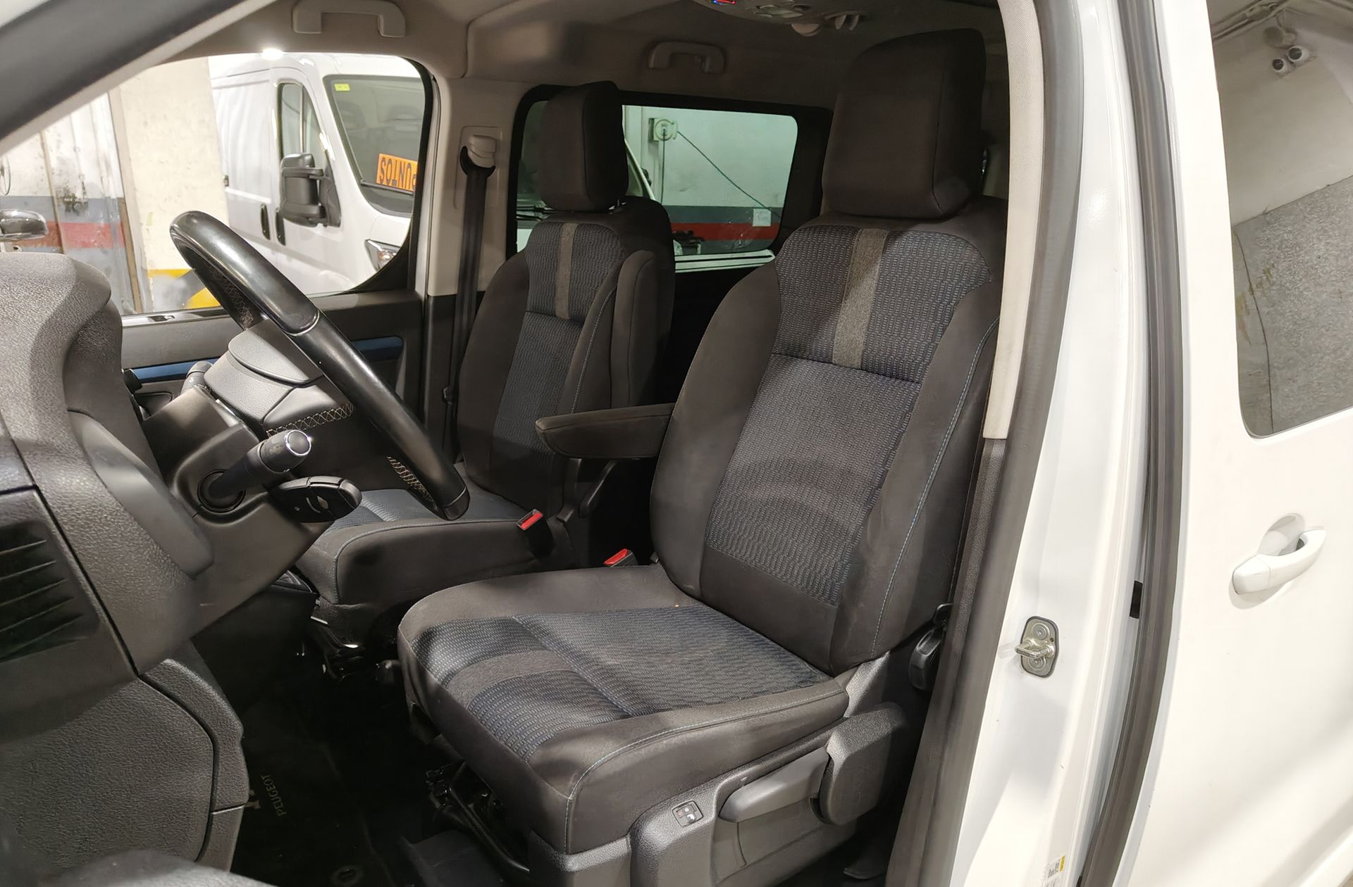 Peugeot Traveller BlueHDi 145 Active Standard 8 plazas - foto 13