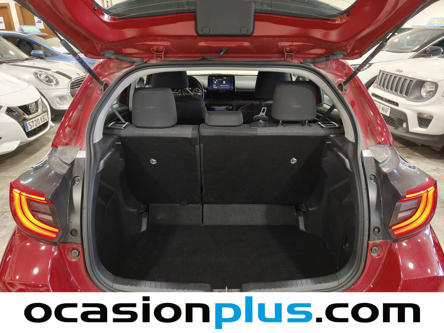 Foto asientos traseros Toyota Yaris Toyota Yaris 120H Business Plus (116 CV)