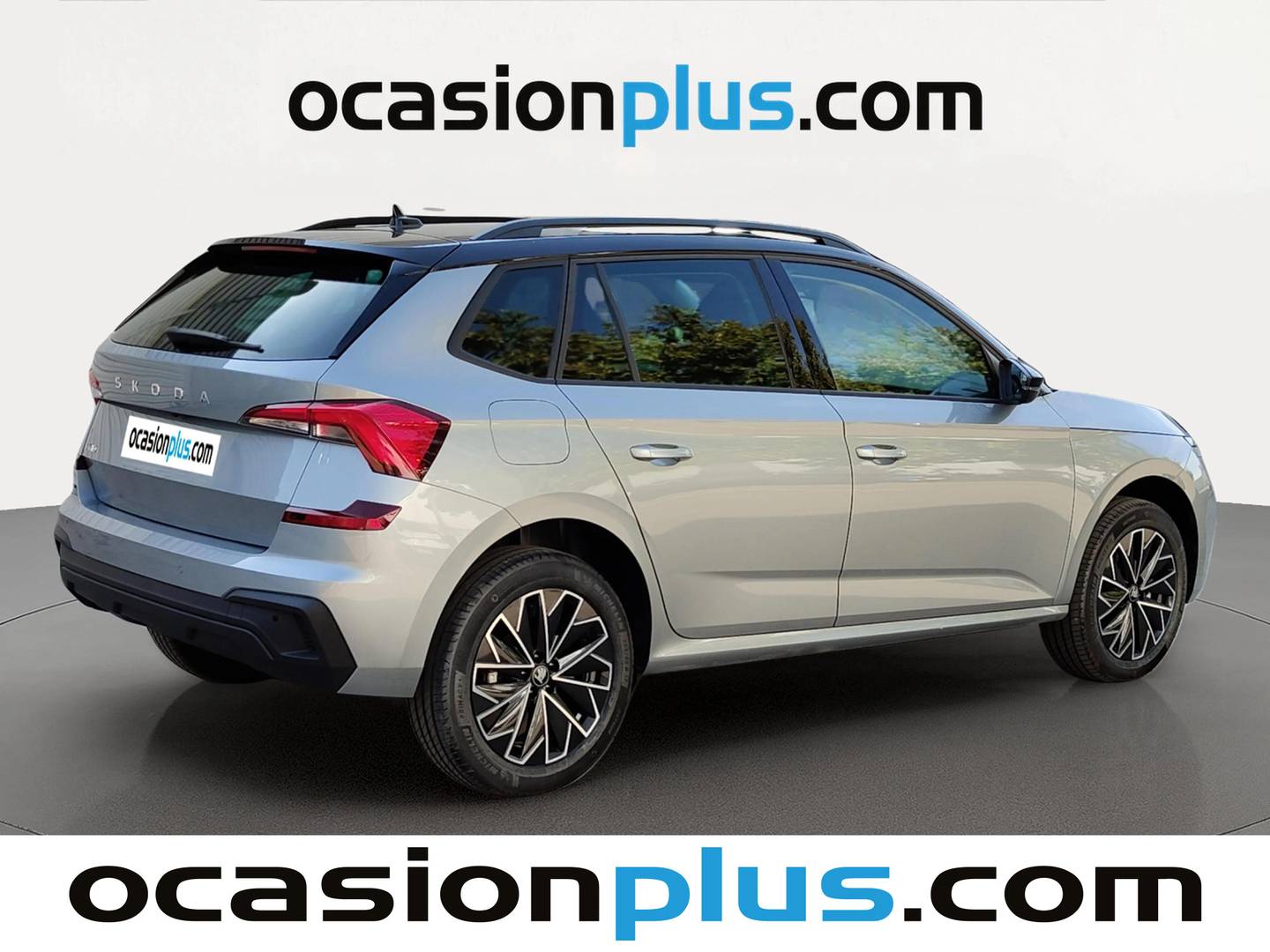 Foto trasera Skoda Kamiq Skoda Kamiq 1.0 TSI Selection DSG (115 CV) derecha