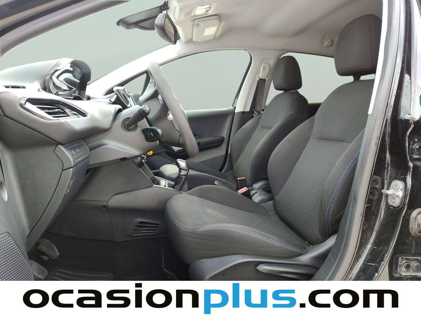 Foto asientos delanteros Peugeot 208 Peugeot 208 PureTech Signature (82 CV)