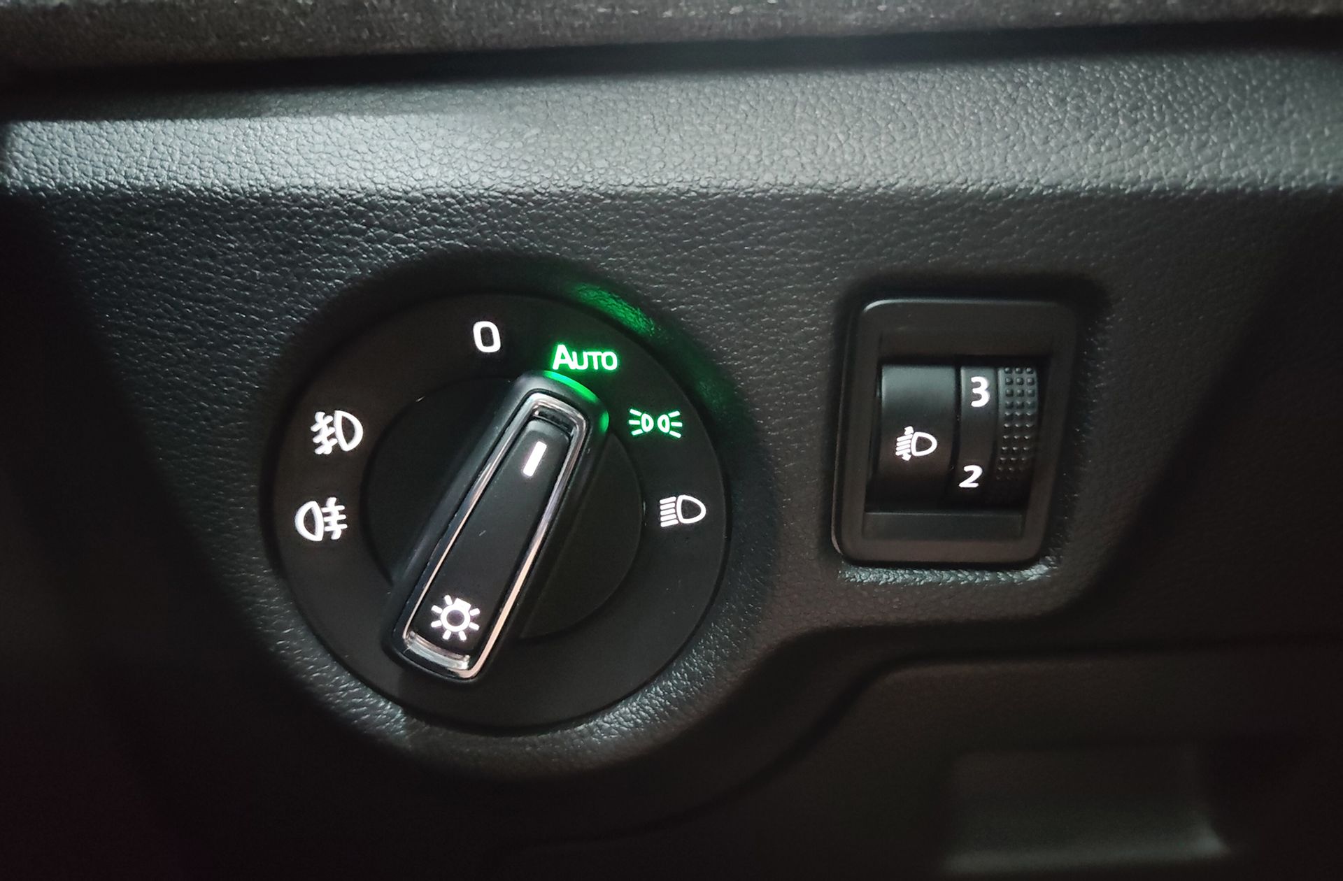 Škoda Kamiq 1.0 TSI Selection DSG - foto 23
