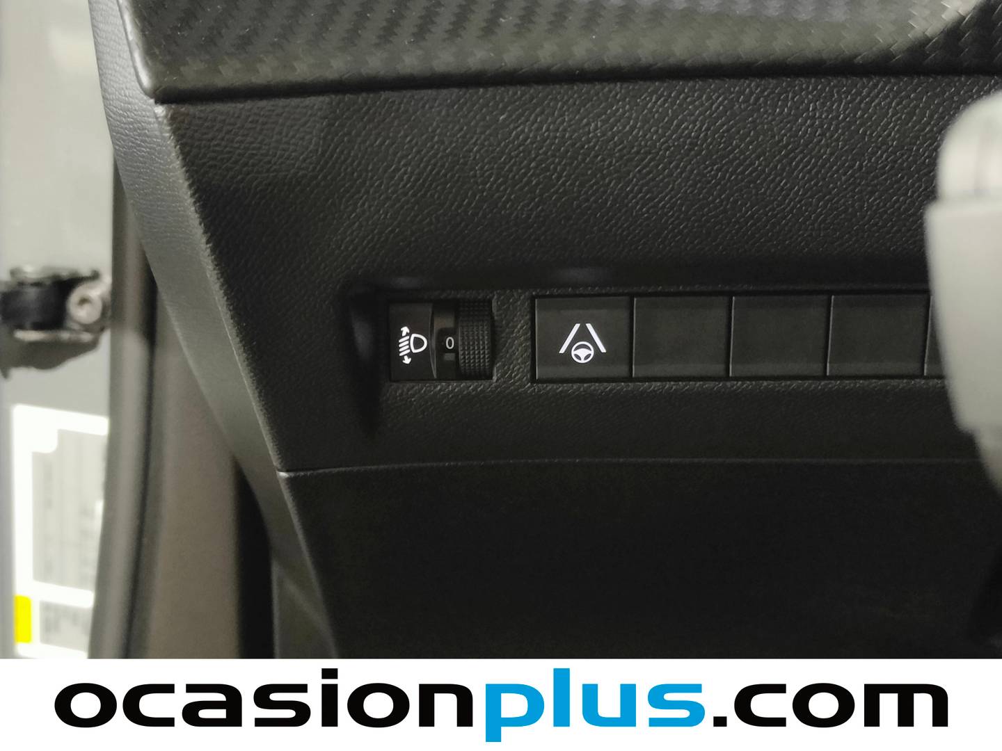 Foto Peugeot 2008 Peugeot 2008 Allure Hybrid eDCS6 (145 CV)