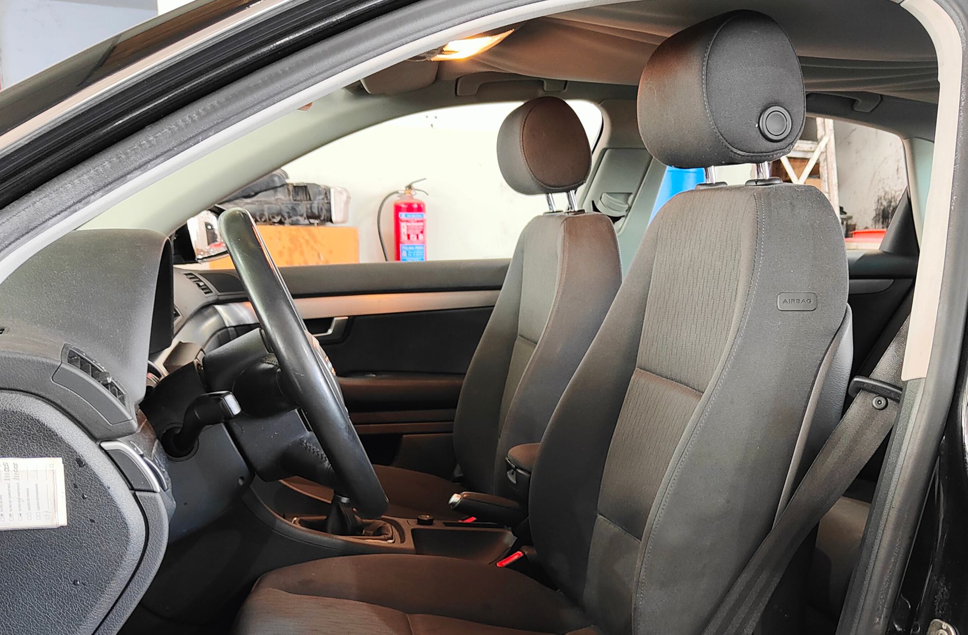 Audi A4 1.9 TDI - foto 8