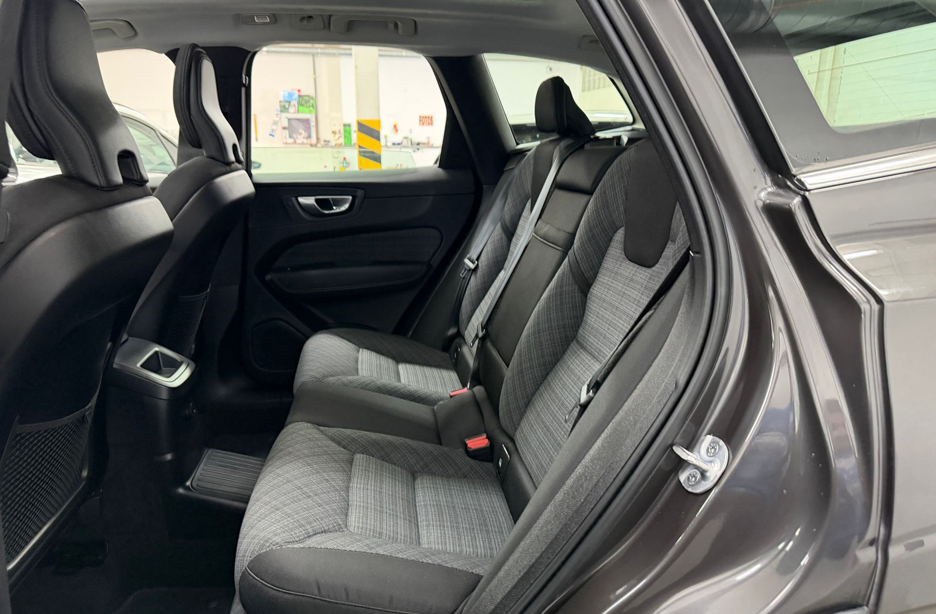 Volvo XC60 T6 Recharge Core AWD - foto 12