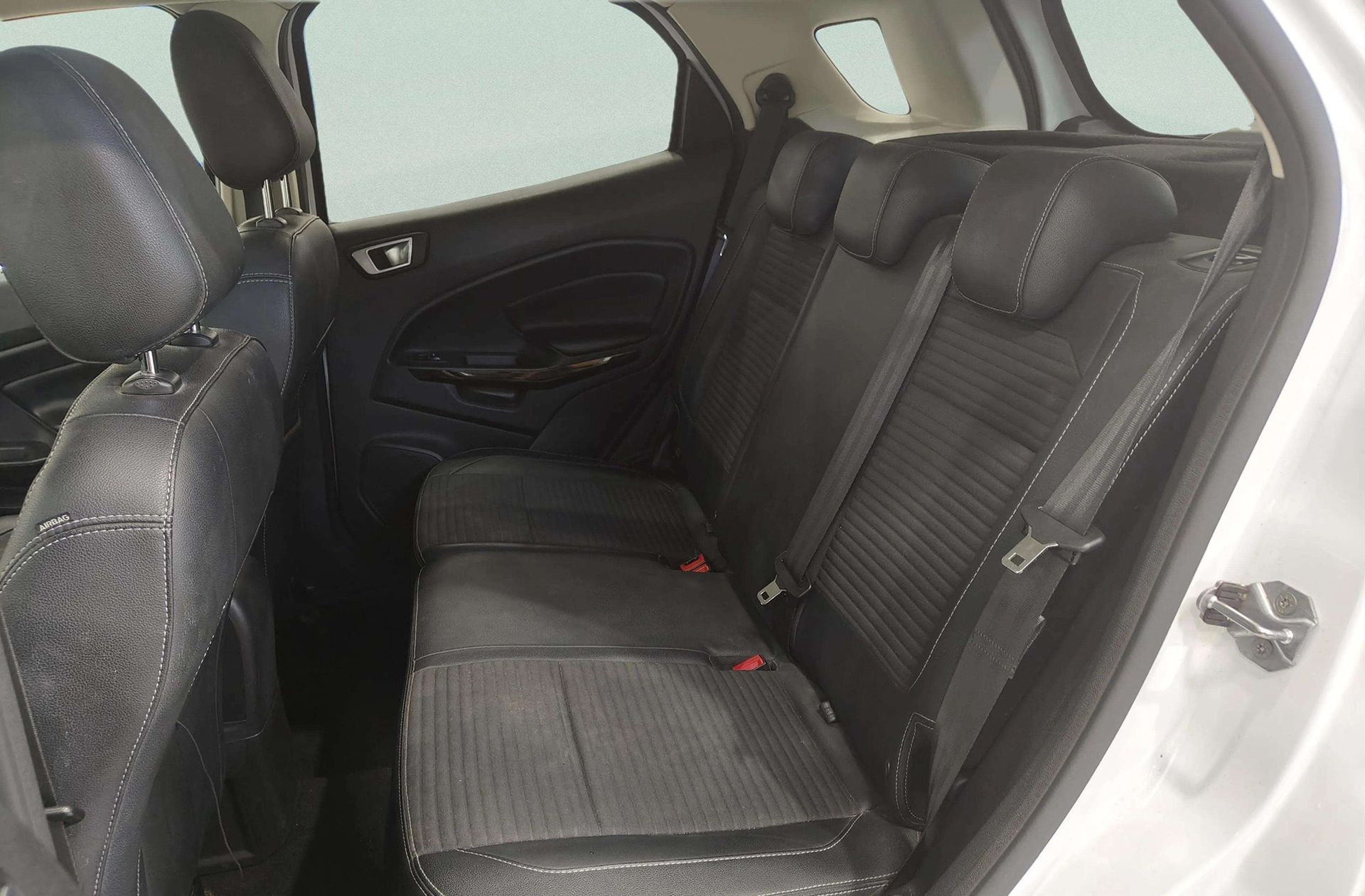 Ford EcoSport 1.0T EcoBoost Titanium - foto 12