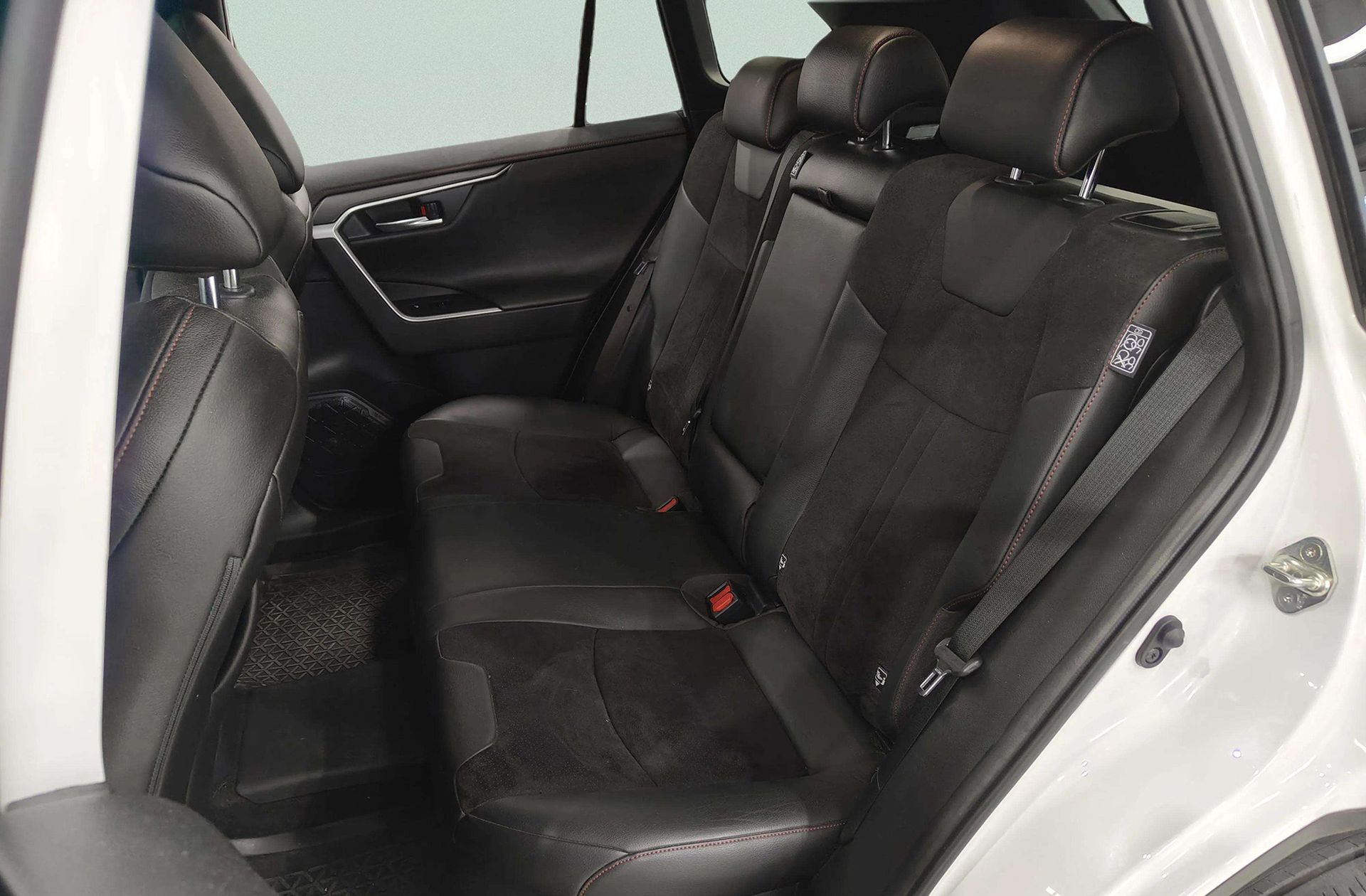 Toyota RAV4 2.5l PLUG-IN 300PH Style Plus e-CVT - foto 15