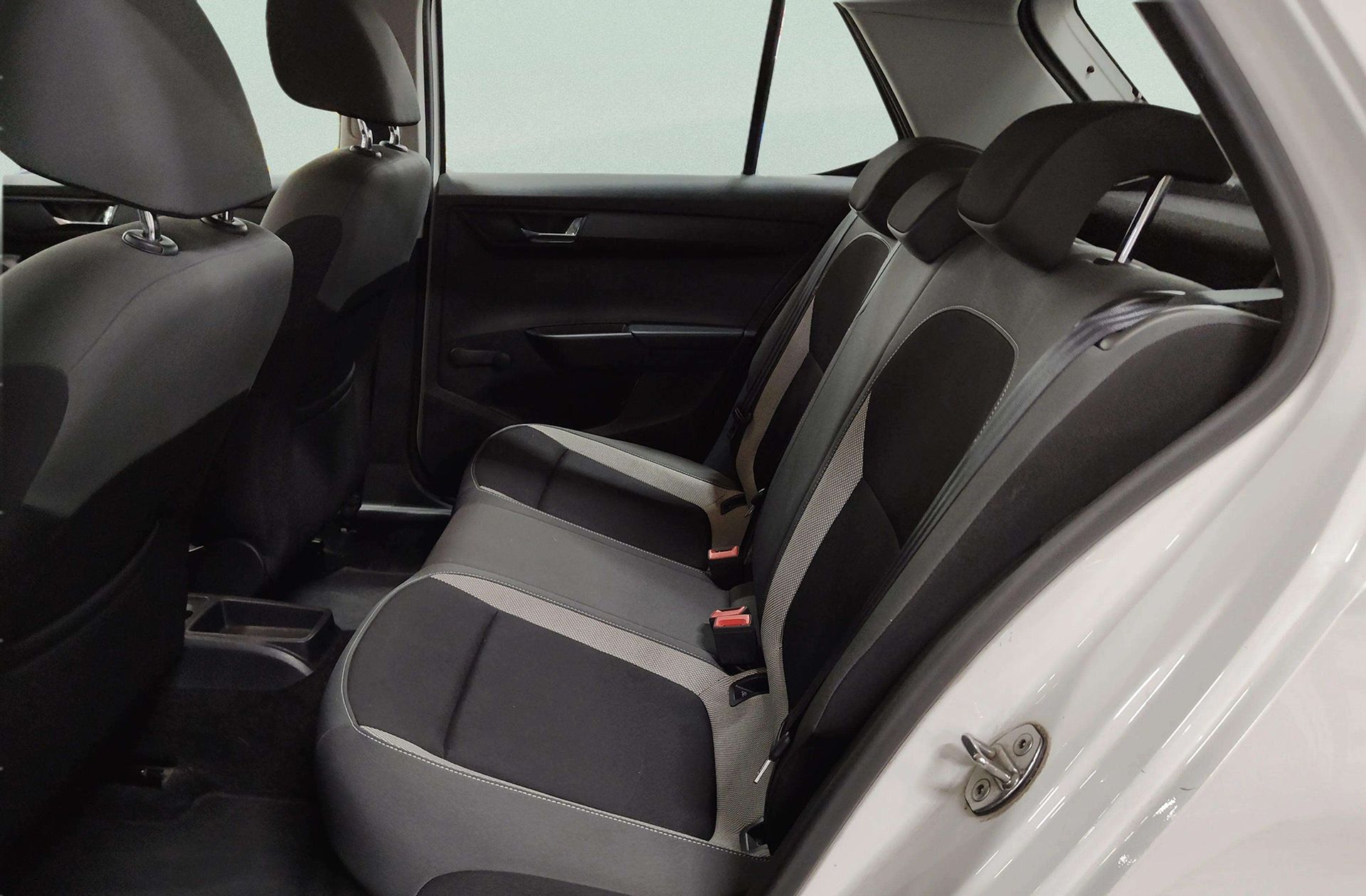 Škoda Fabia 1.4 TDI Ambition - foto 9