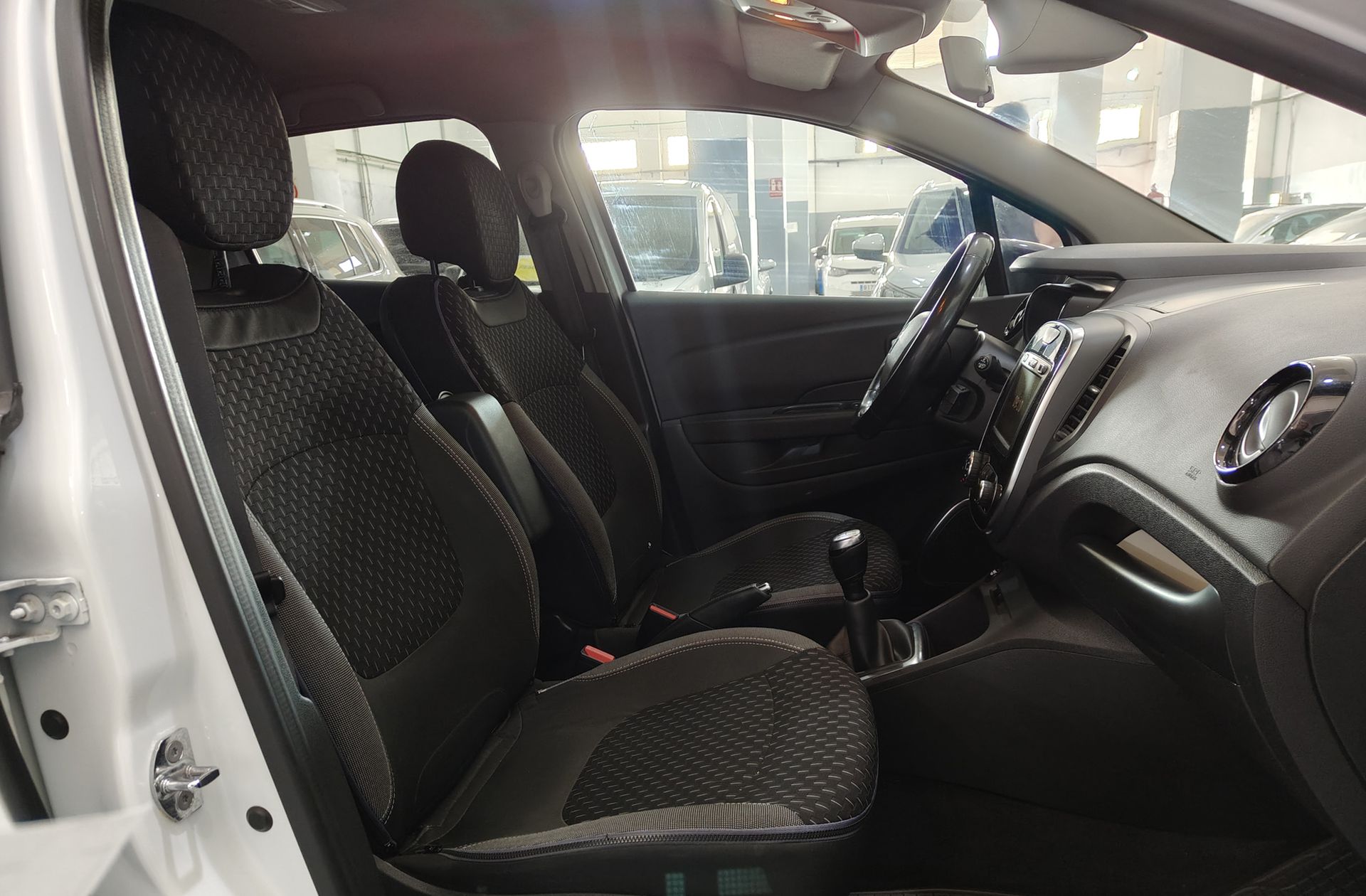 Renault Captur Zen dCi - foto 18