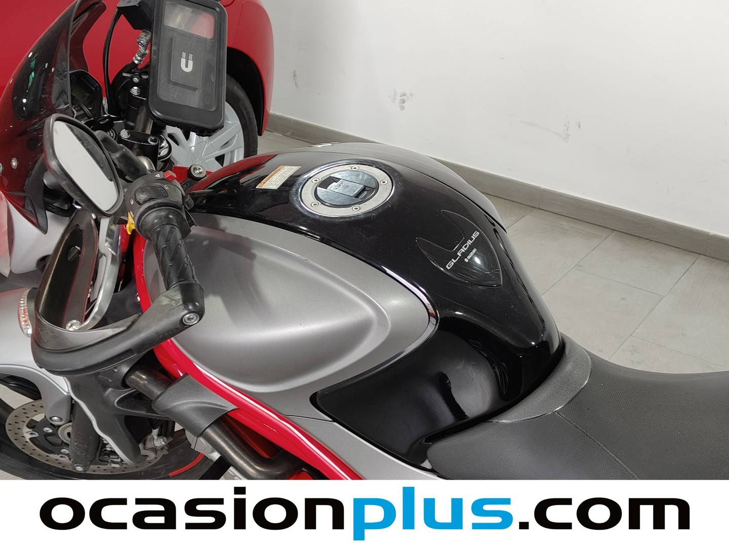 Foto Suzuki Gladius SV 650 ABS Suzuki Gladius SV 650 ABS (48 CV)