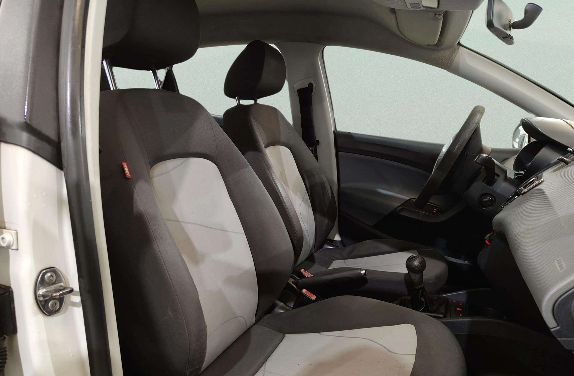 SEAT Ibiza 1.6 TDI Reference - foto 16