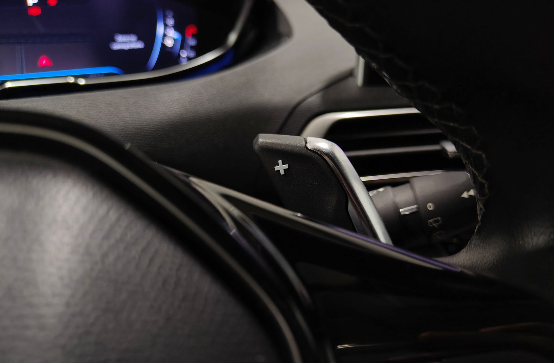Peugeot 3008 BlueHDi 130 Allure EAT8 - foto 31