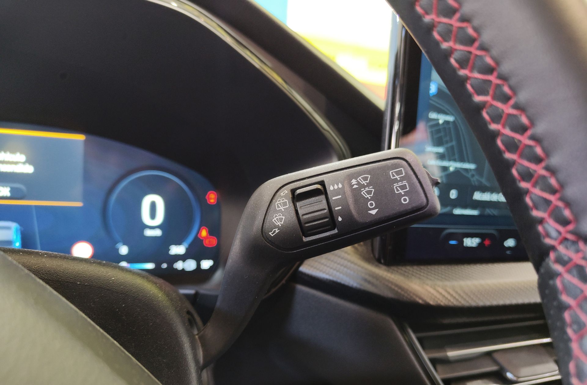 Ford Kuga 1.5T EcoBoost ST-Line 4x2 - foto 29