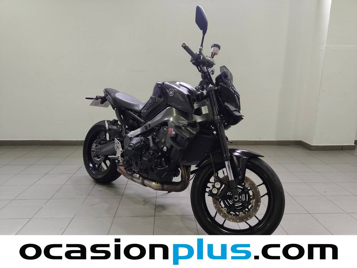 Foto delantera Yamaha MT-09  A2 Yamaha MT-09  A2 A2 (48 CV) derecha