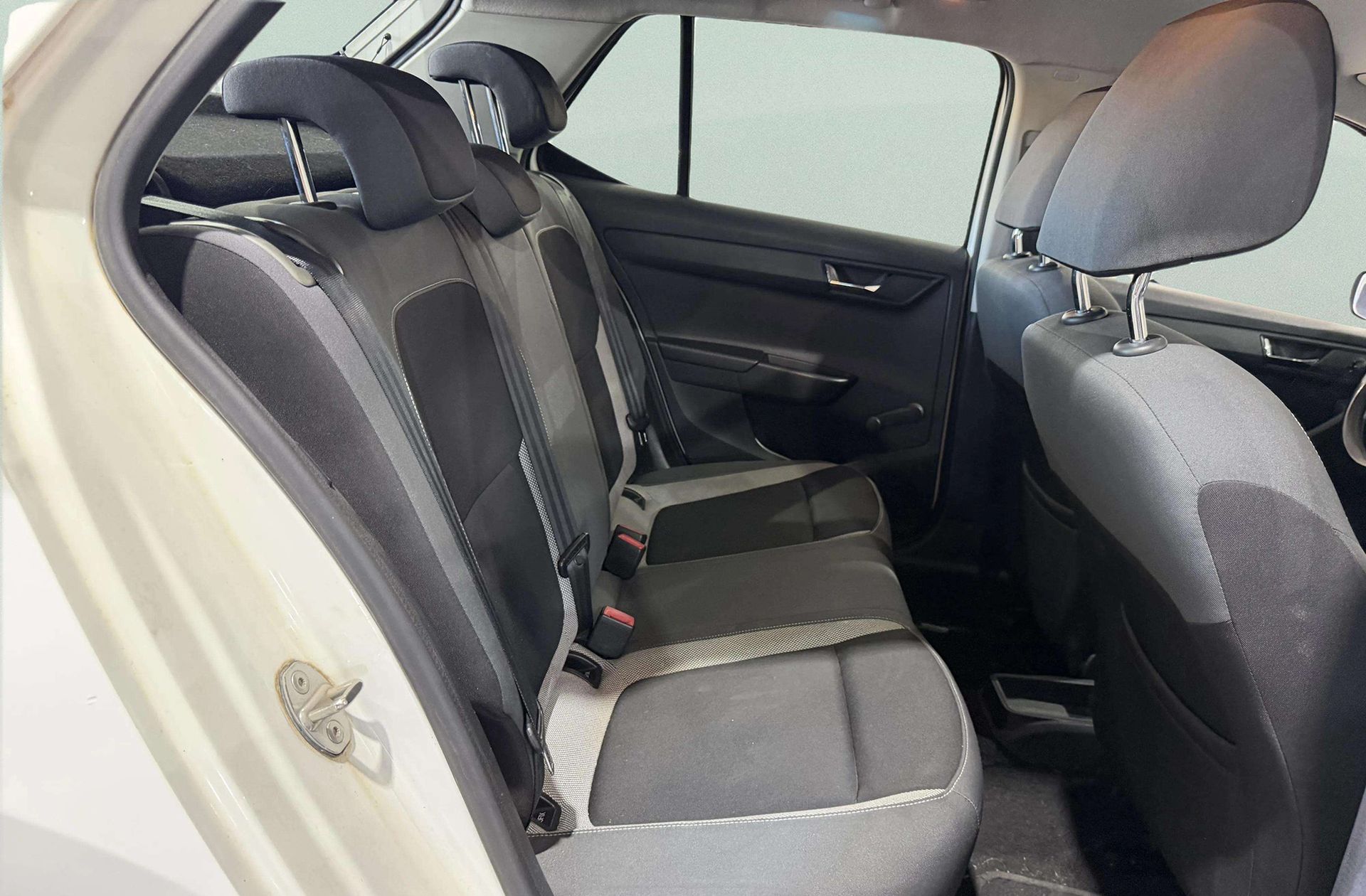 Škoda Fabia 1.4 TDI Ambition - foto 13