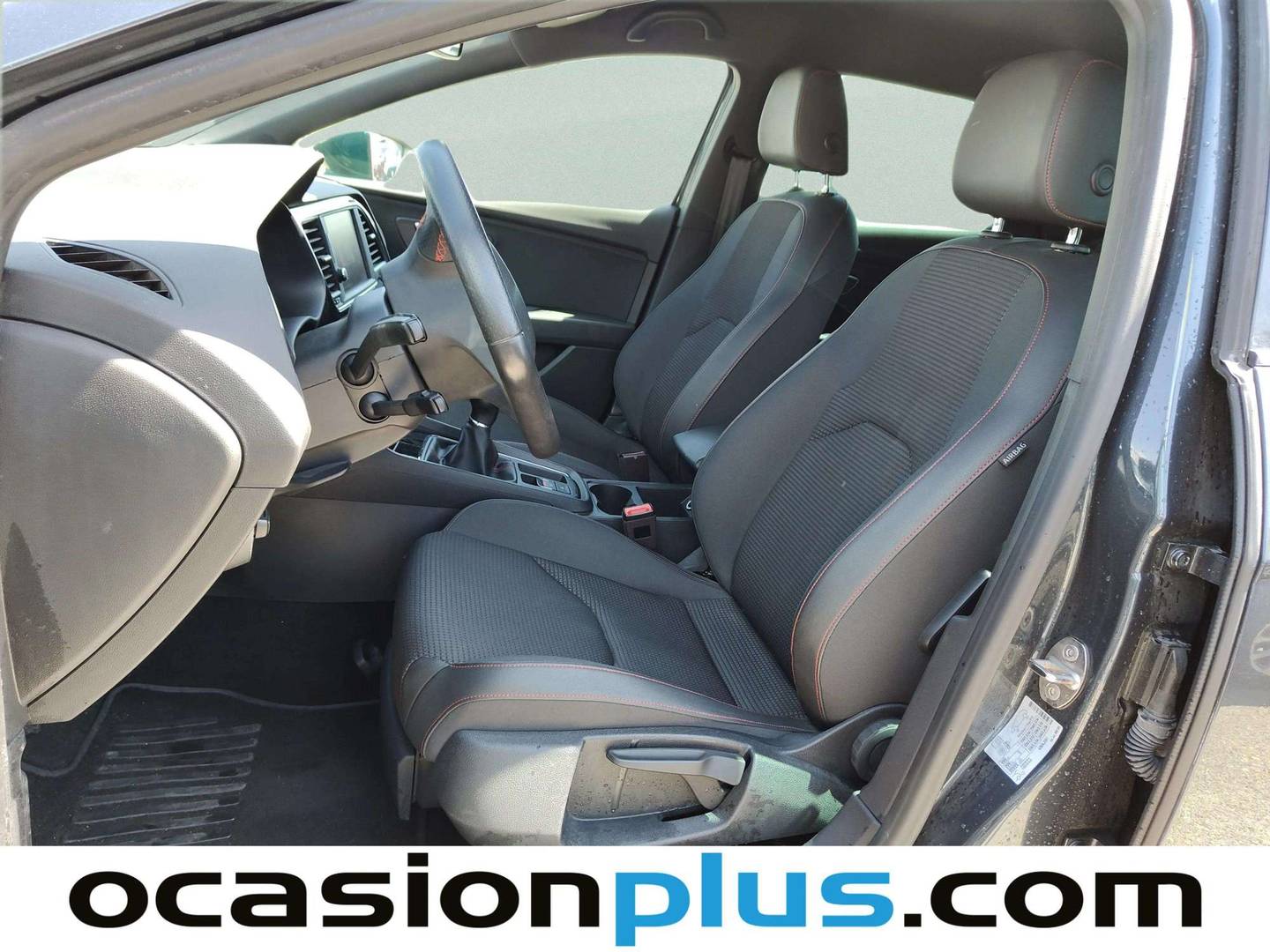 Foto asientos delanteros Seat León Seat León 1.5 TGI GNC S&S FR (130 CV)