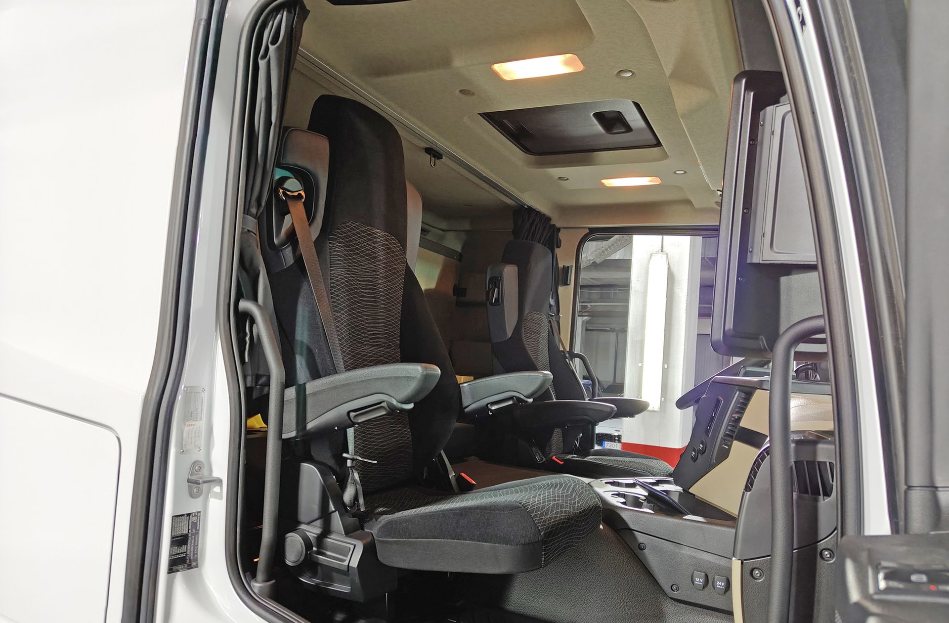 Mercedes-Benz Actros 1846 Lsnra - foto 11