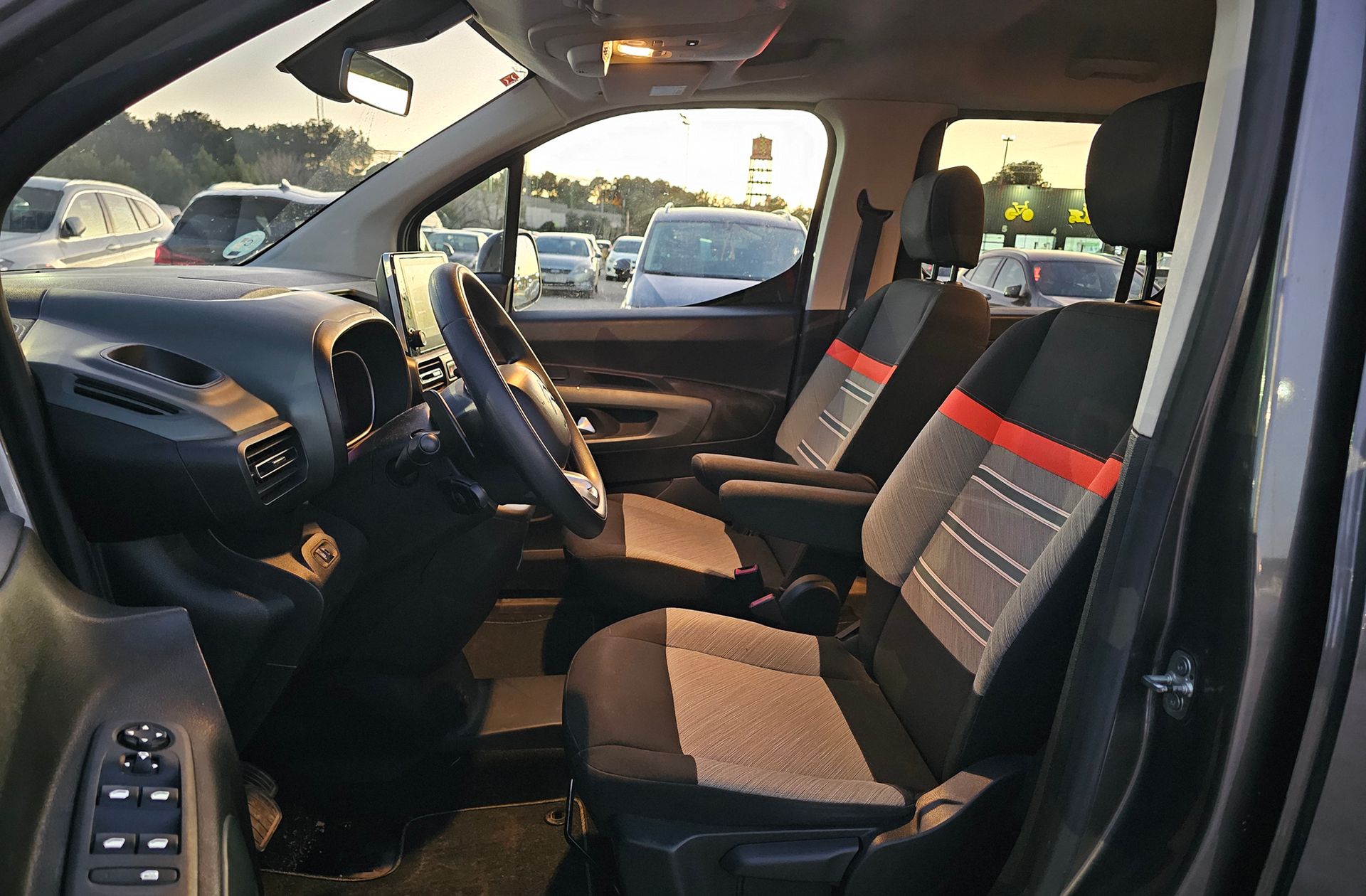 Citroën Berlingo BlueHDi 130 Talla M Shine EAT8 - foto 11
