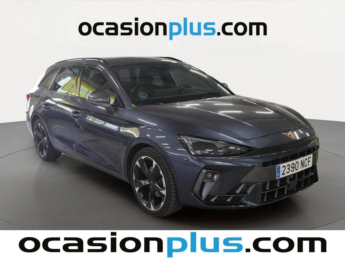 Foto delantera Cupra León Cupra Leon Sportstourer 1.5 TSI (150 CV) derecha